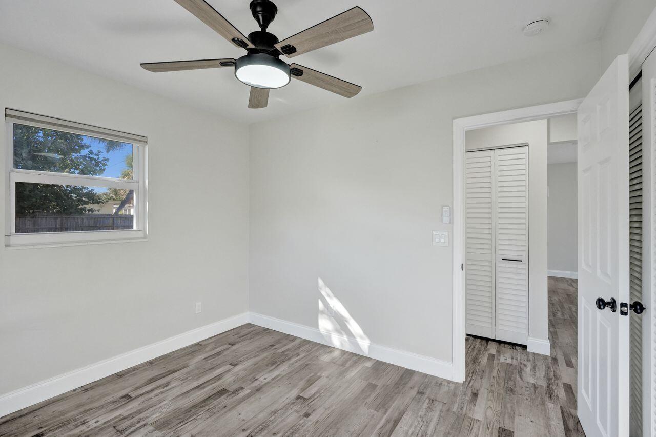 NORTH LAKE WORTH - Residential