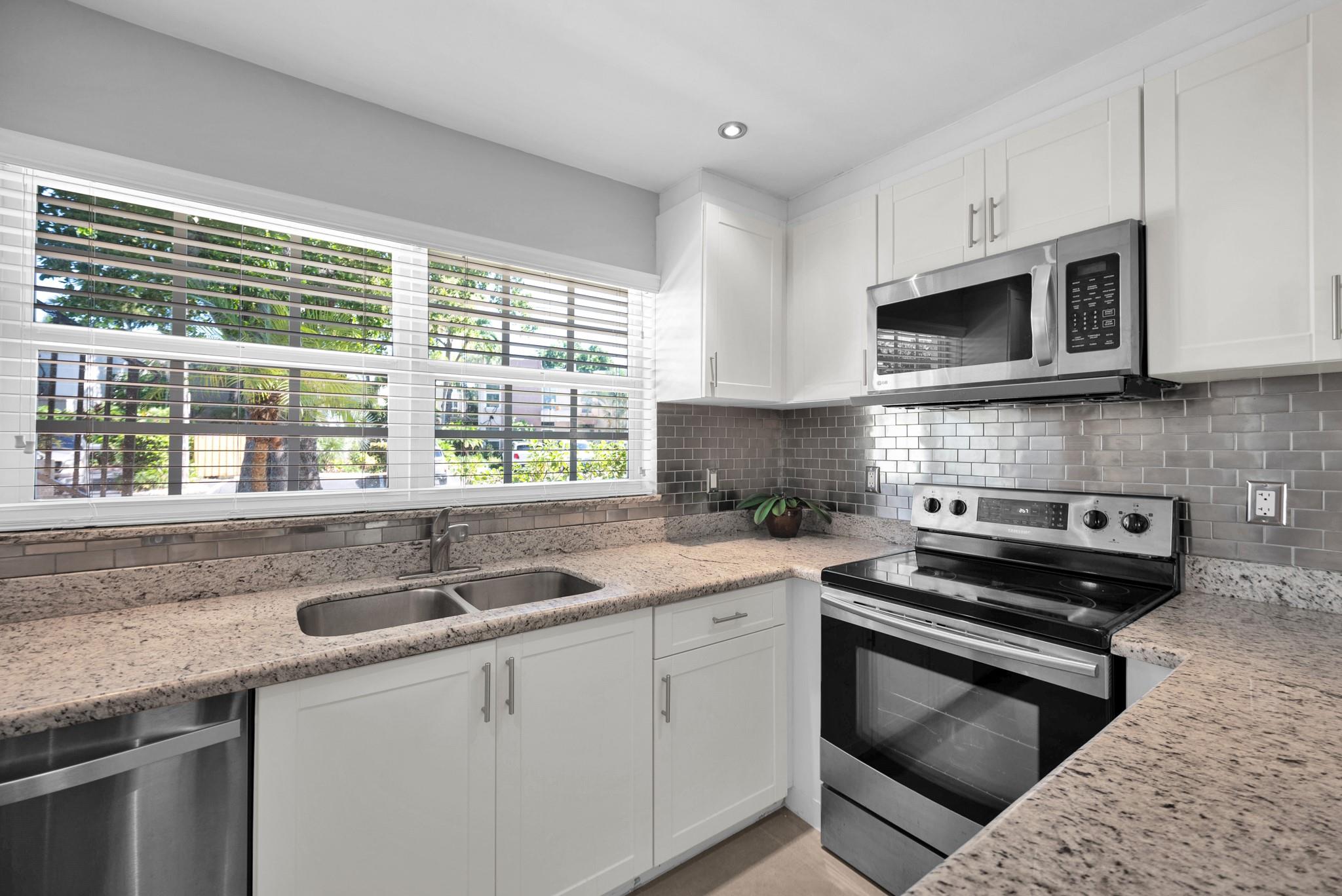 Townhouses Shores - Residential