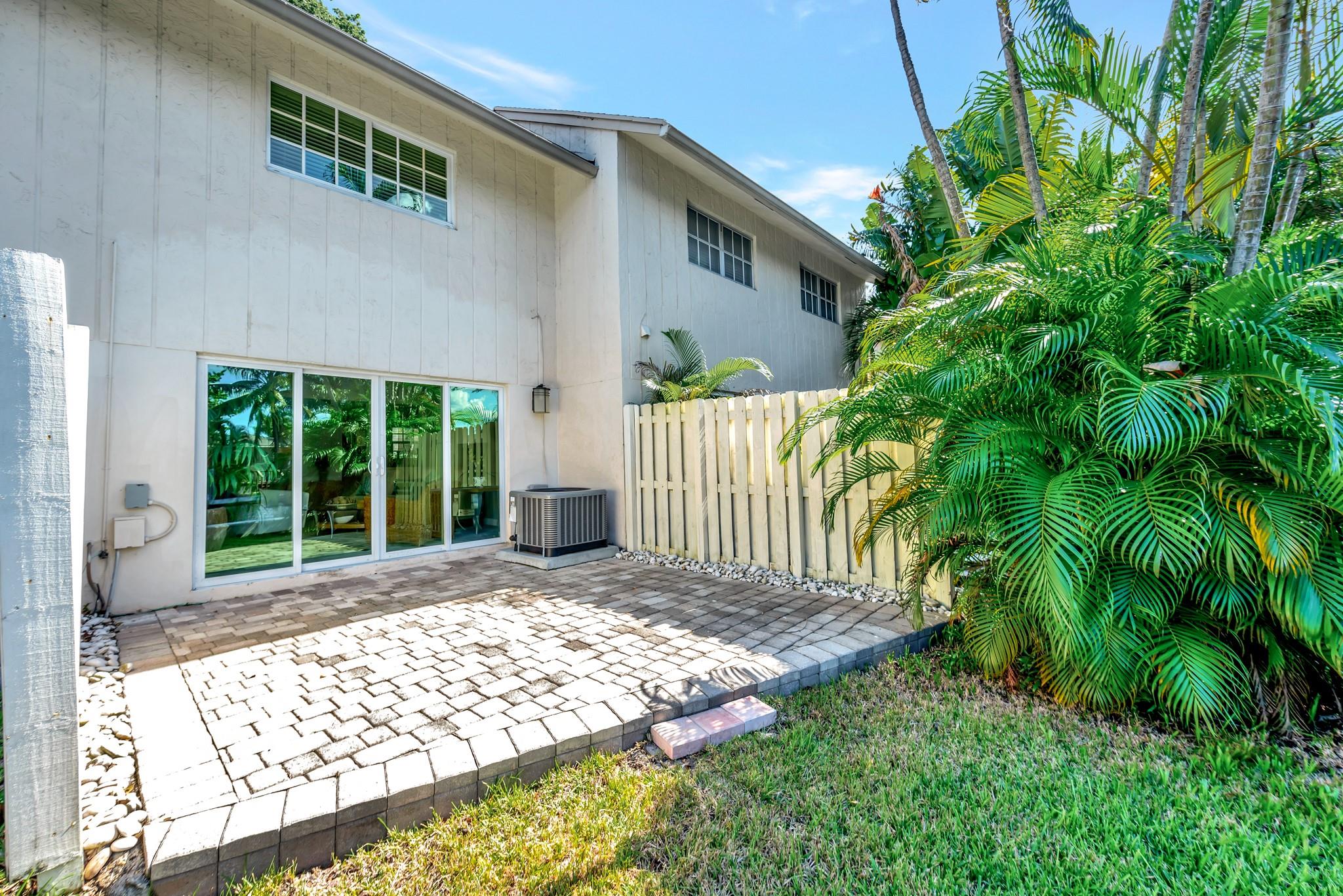 Townhouses Shores - Residential