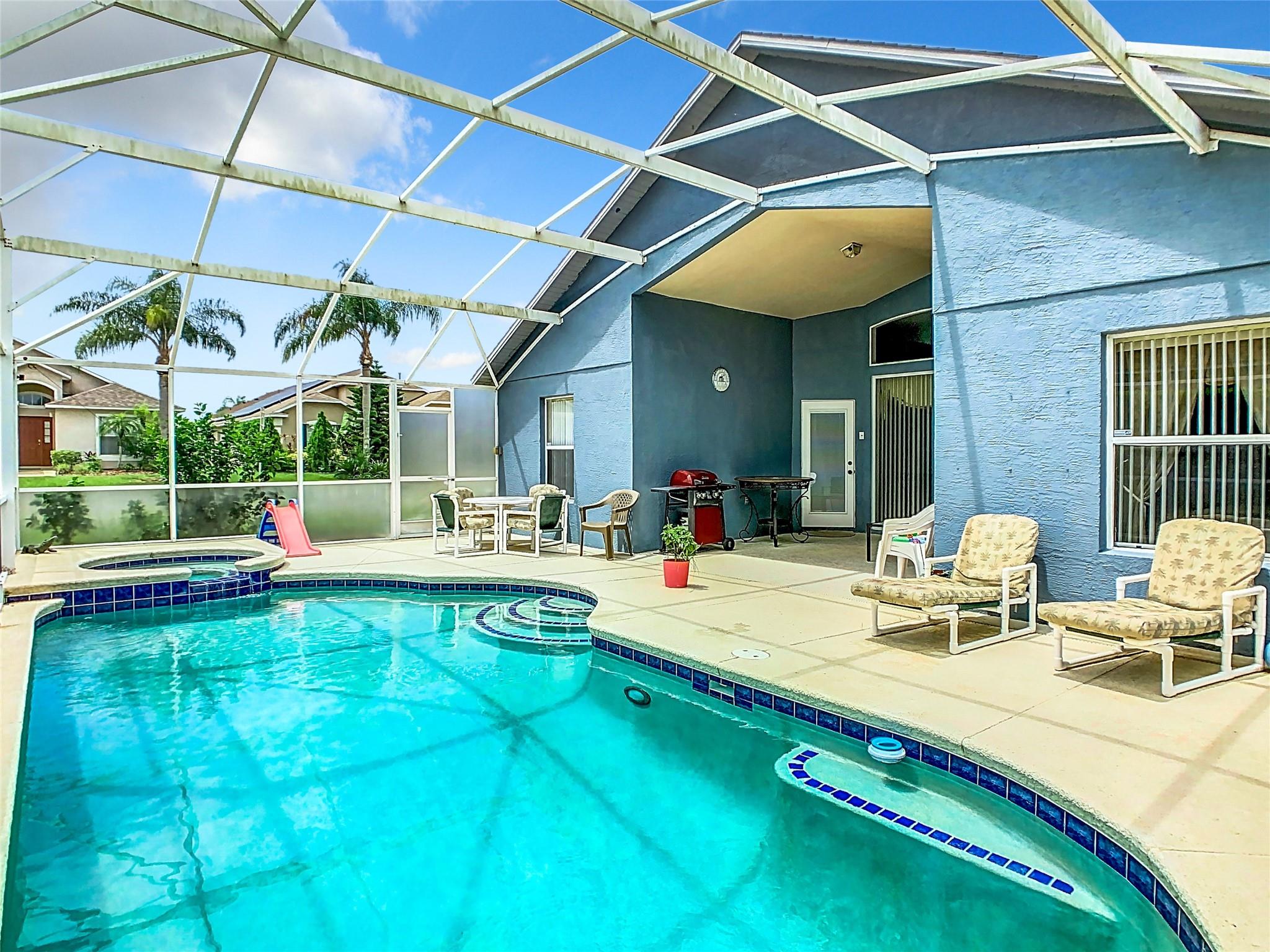204 W Fox Loop