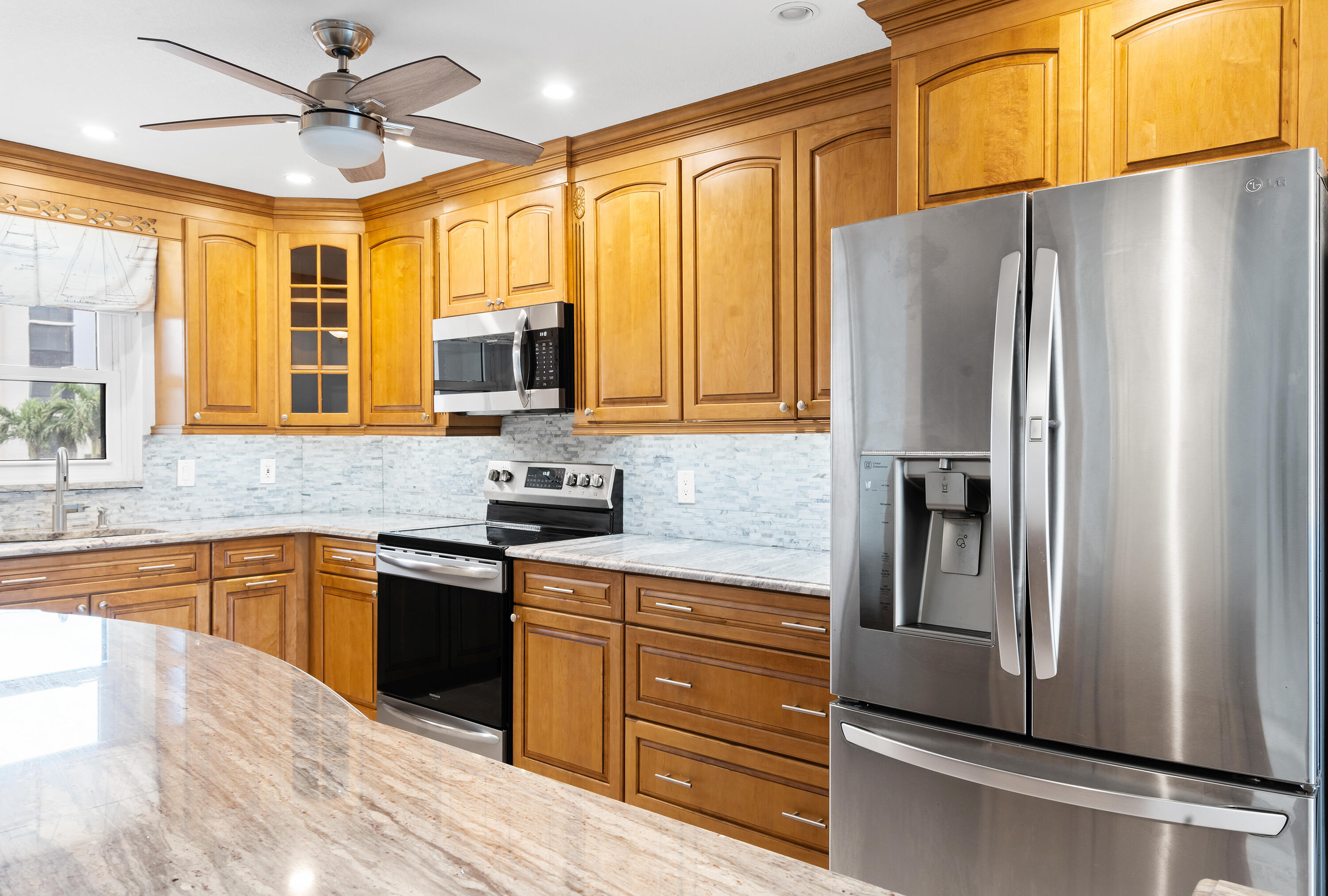 BROADVIEW CONDO - Residential