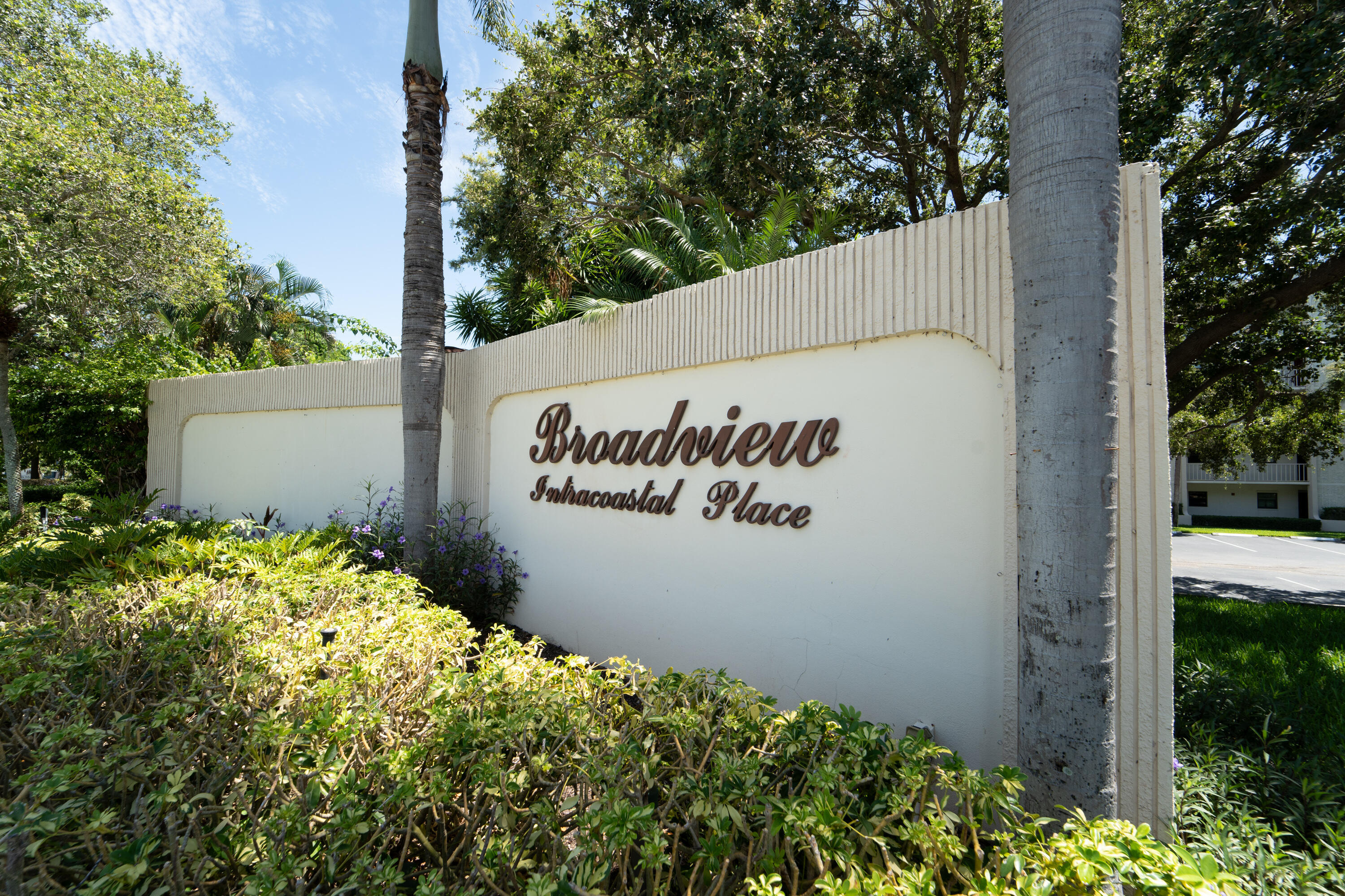 BROADVIEW CONDO - Residential