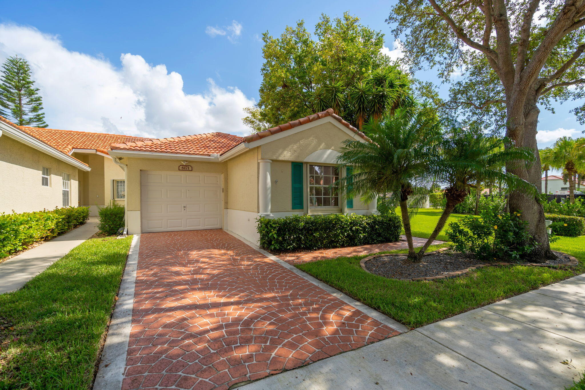 Properties | Stephanie Kaufman 6171 Floral Lakes Drive