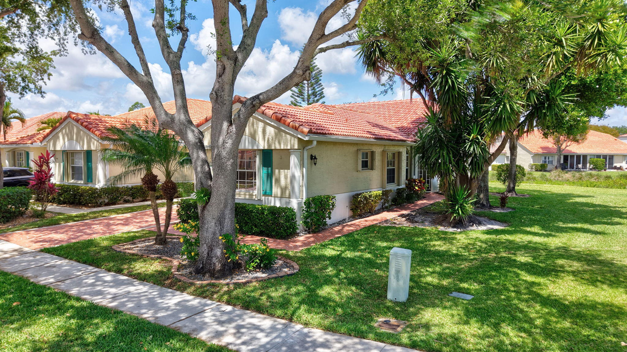 FLORAL LAKES 1 - Residential