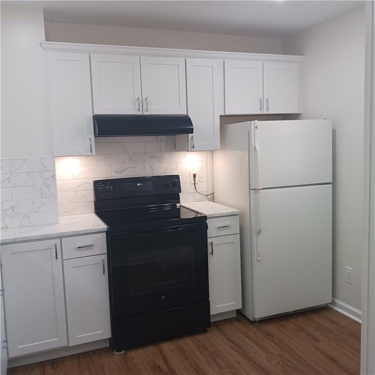 Grenadier Lake at Welleby - Residential