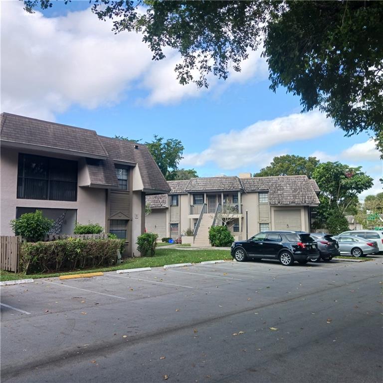 Grenadier Lake at Welleby - Residential