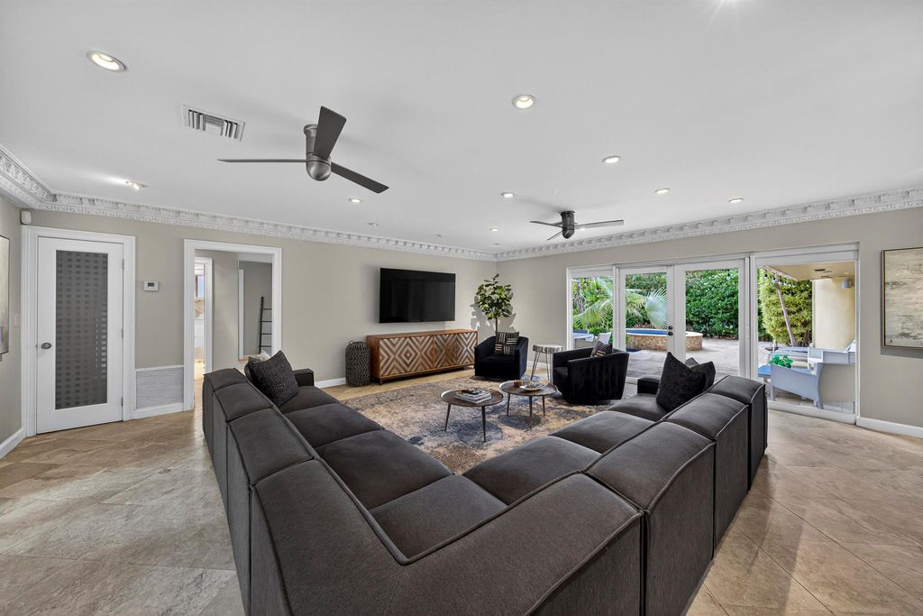 Photo of 4401 NE 19 Avenue, Oakland Park, FL 33308 (MLS # R11128857)