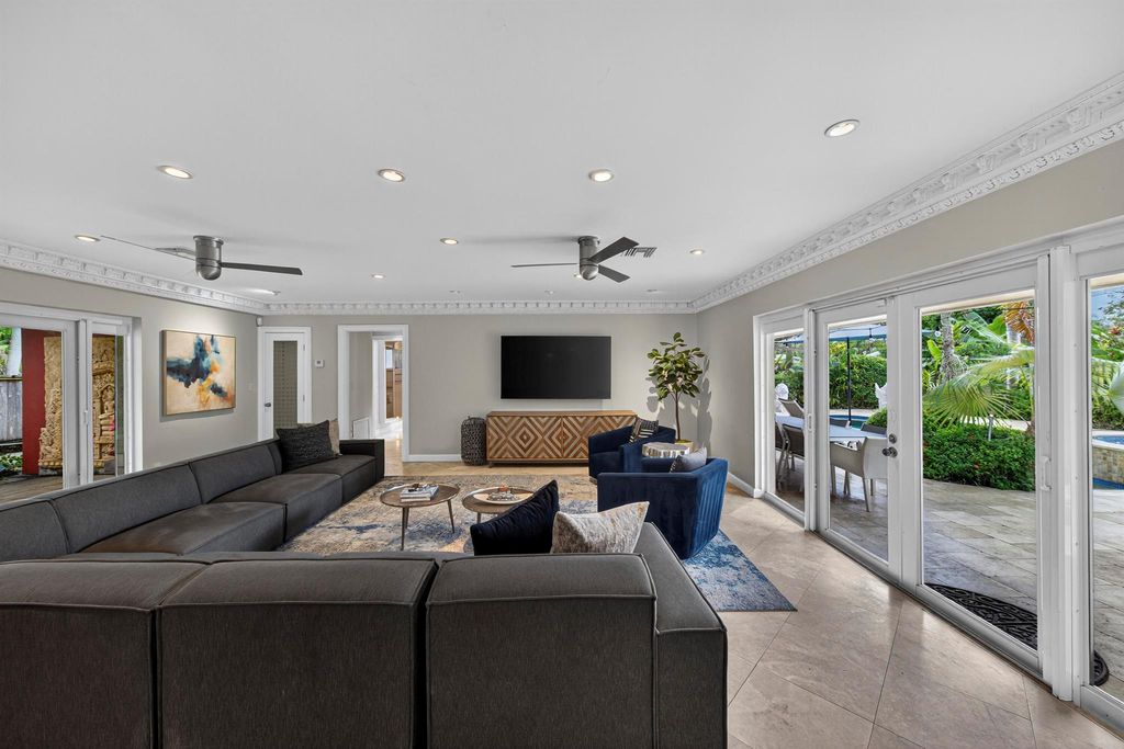 Photo of 4401 NE 19 Avenue, Oakland Park, FL 33308 (MLS # R11128857)