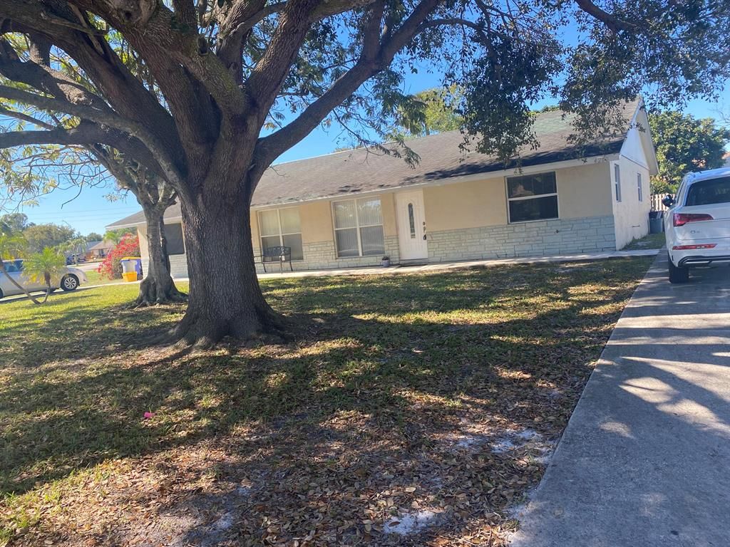 Photo of 4260 SE Geneva Drive, Stuart, FL 34997 (MLS # R10772066)