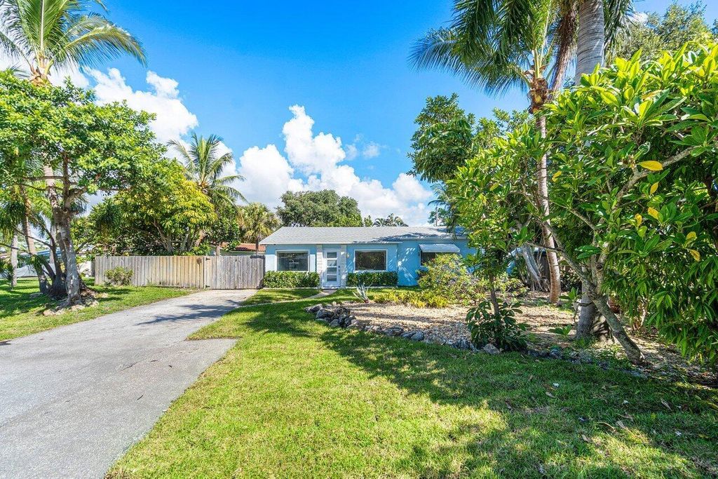 Photo of 139 Prospect Road, Lantana, FL 33462 (MLS # R11107514)