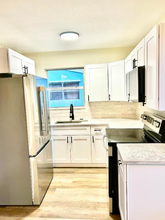 MONROE HEIGHTS - Residential Lease