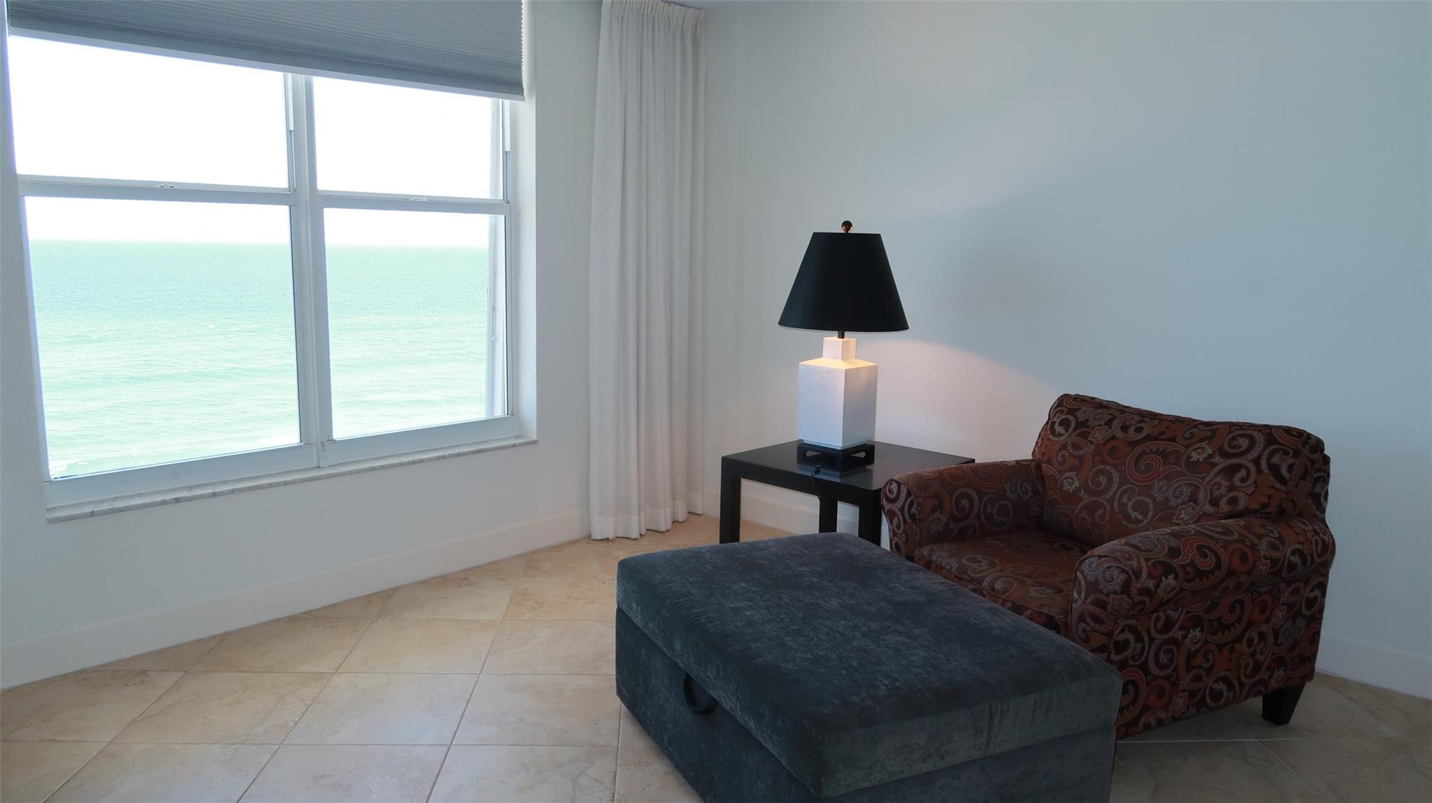 Hillsboro Le Baron Condo - Residential Lease