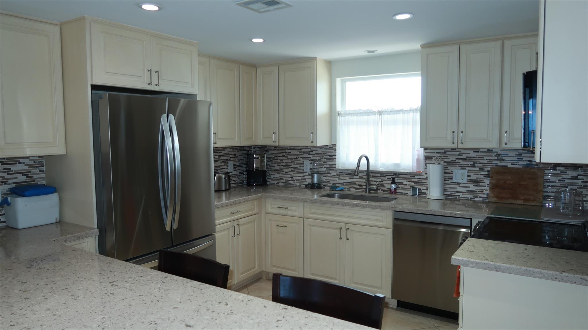 Hillsboro Le Baron Condo - Residential Lease