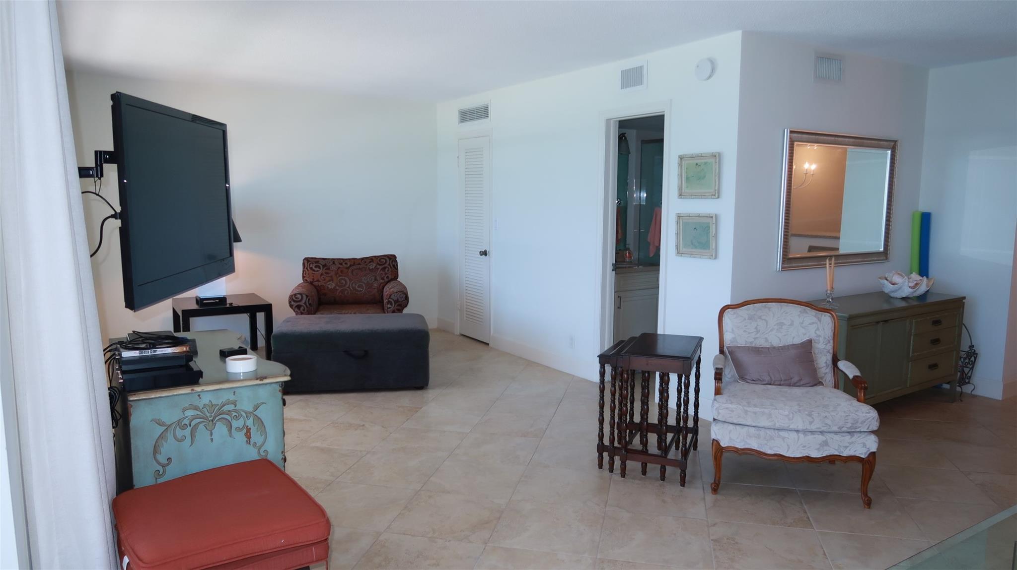 Hillsboro Le Baron Condo - Residential Lease