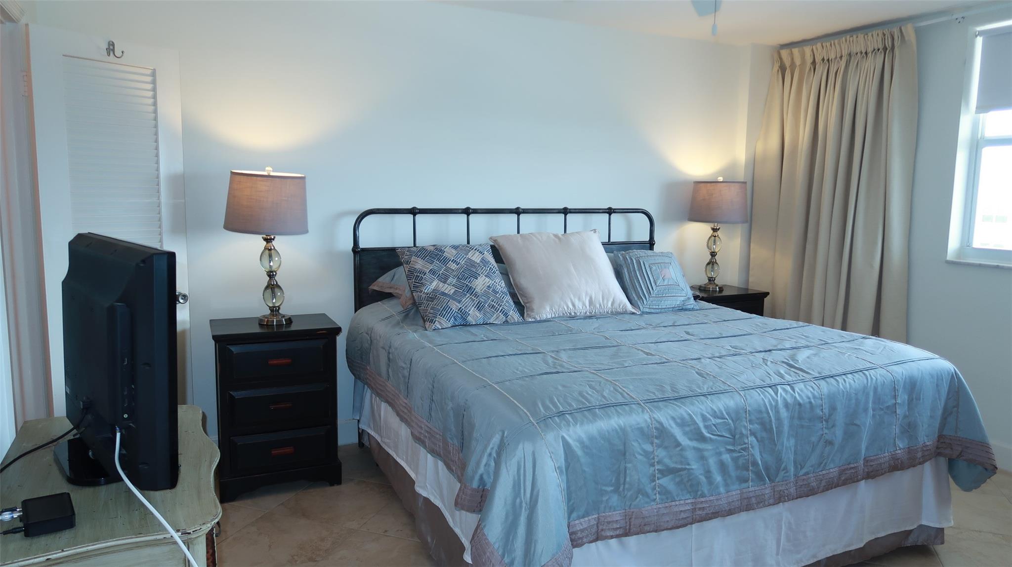 Hillsboro Le Baron Condo - Residential Lease
