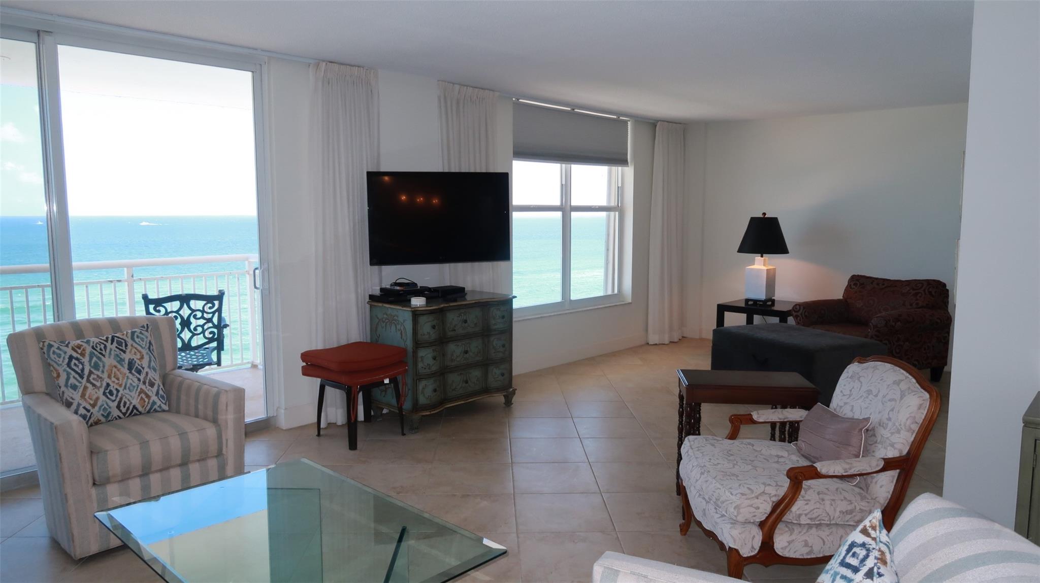 Hillsboro Le Baron Condo - Residential Lease