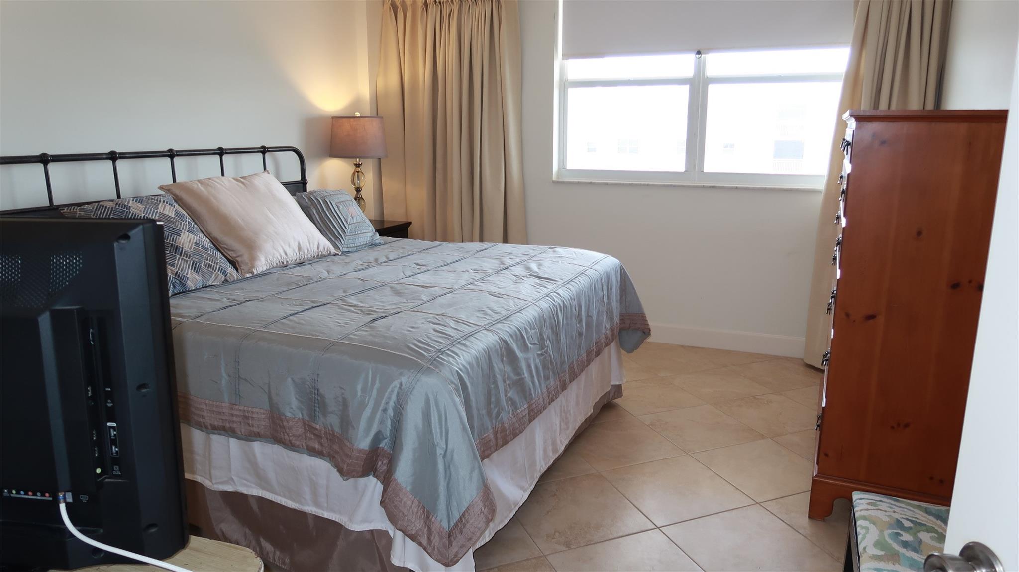 Hillsboro Le Baron Condo - Residential Lease