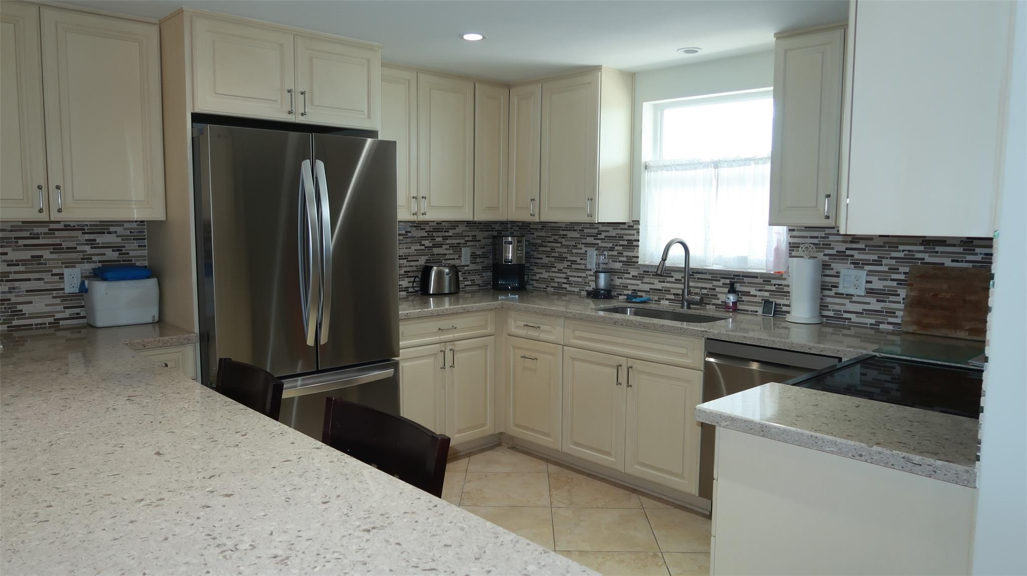 Hillsboro Le Baron Condo - Residential Lease