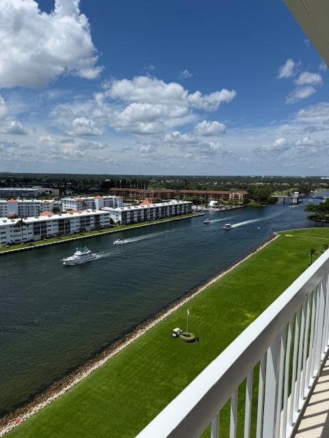 115 Lakeshore Drive 1648