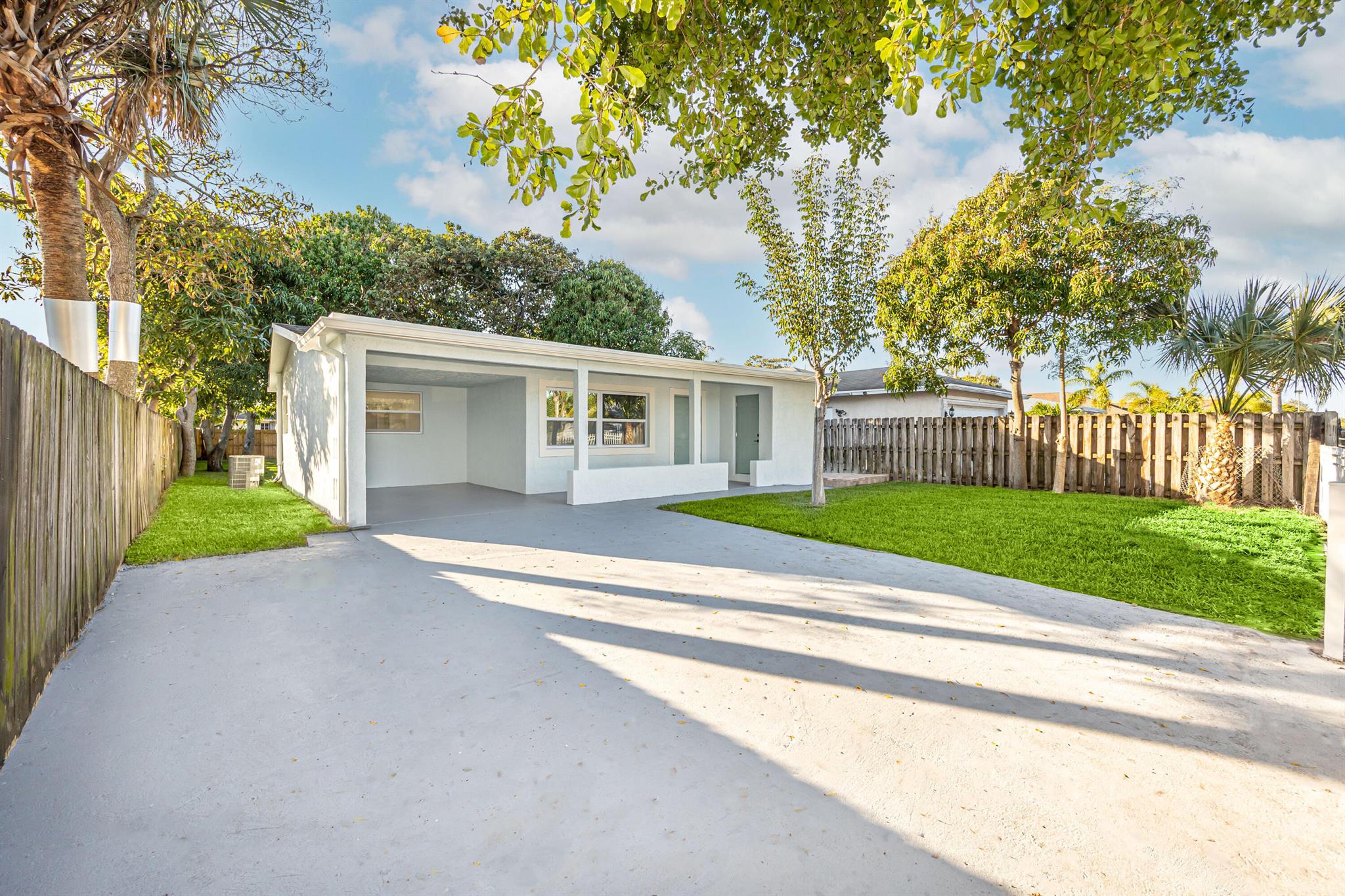 122 SW 10th Avenue