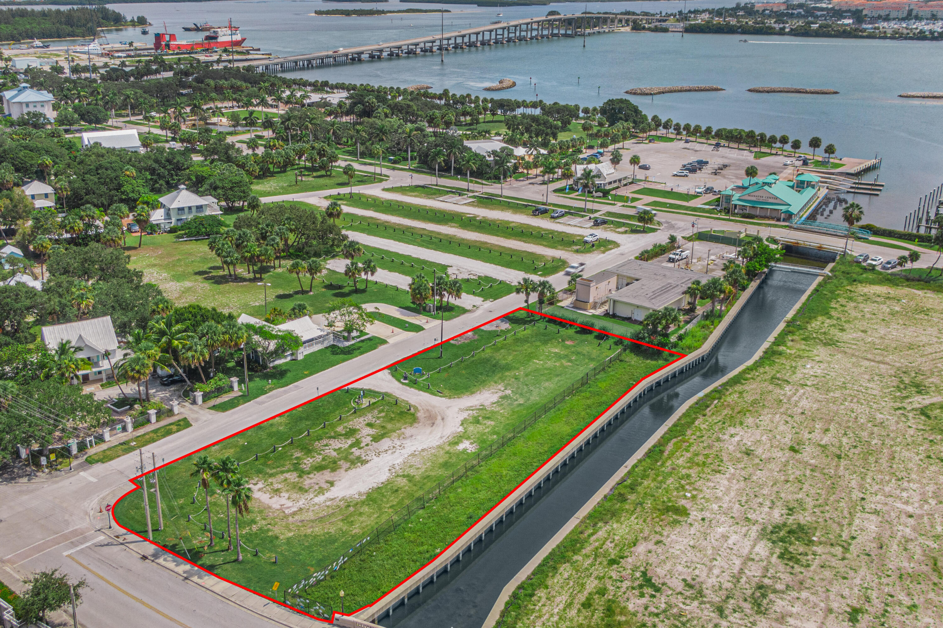 VILLAS AT KINGS LANDING - Residential