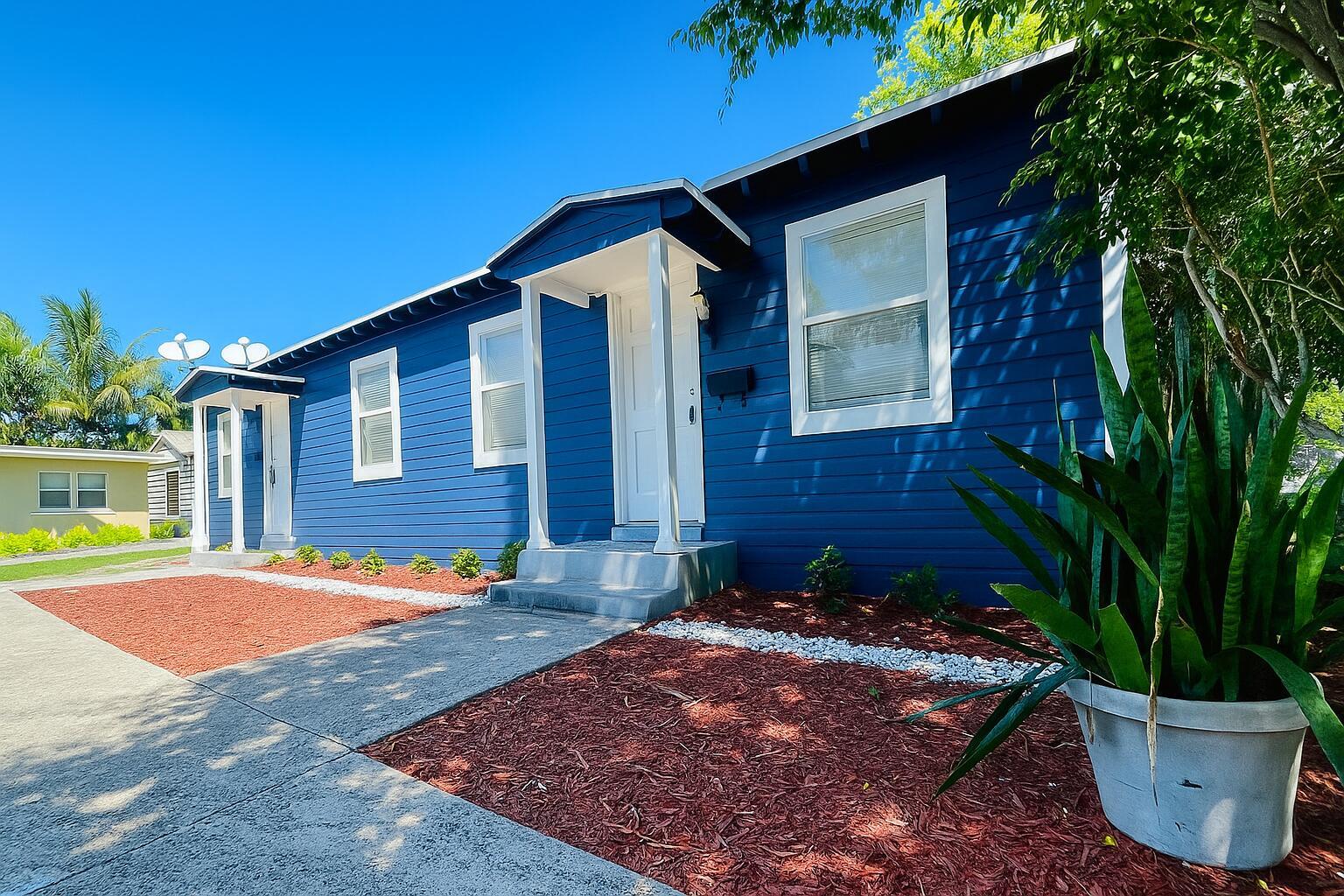 FLAMINGO PARK - Residential Lease