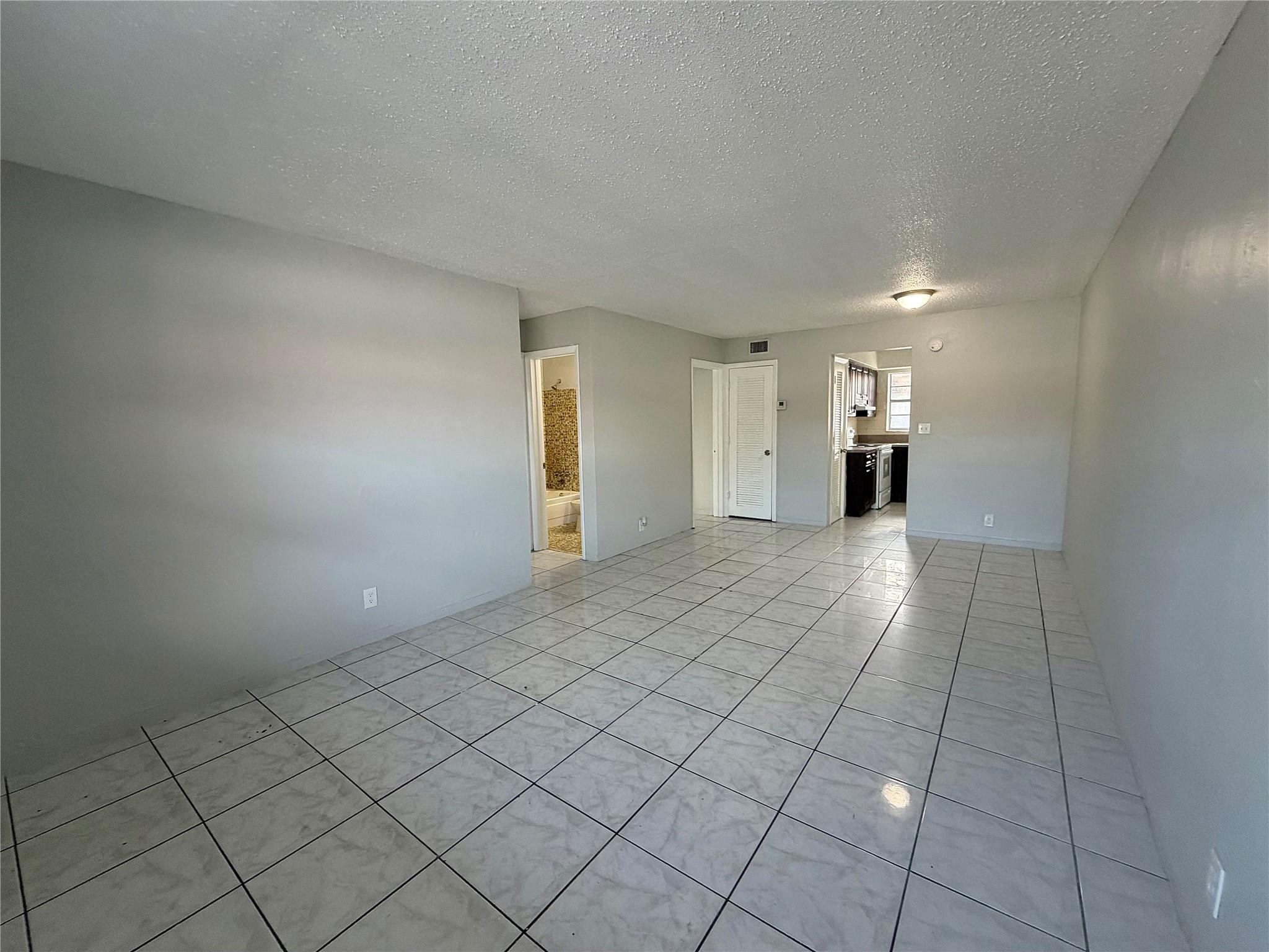 Fairview Amd 10-25 B - Residential Lease