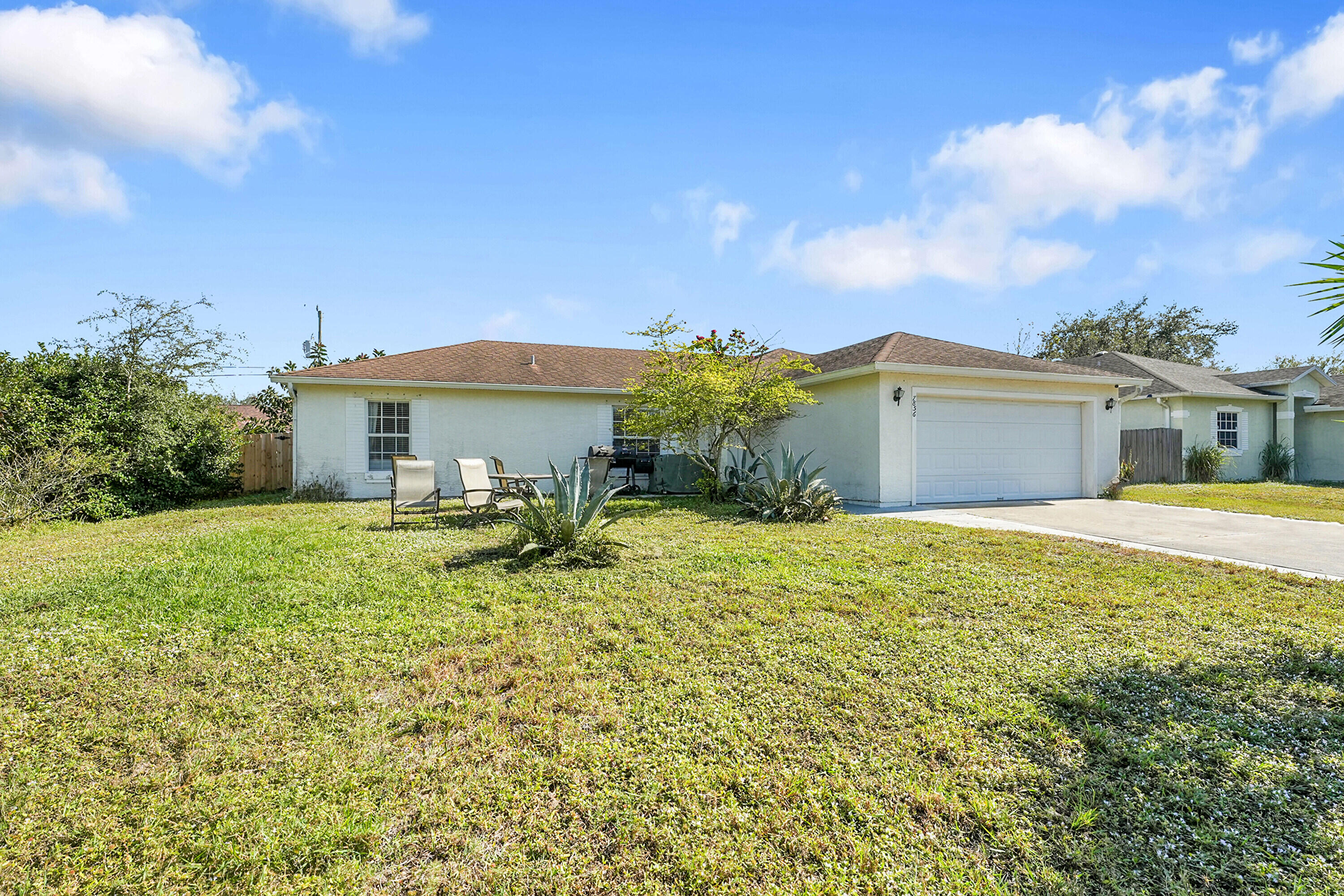 VERO LAKE ESTATES UNIT M - Residential