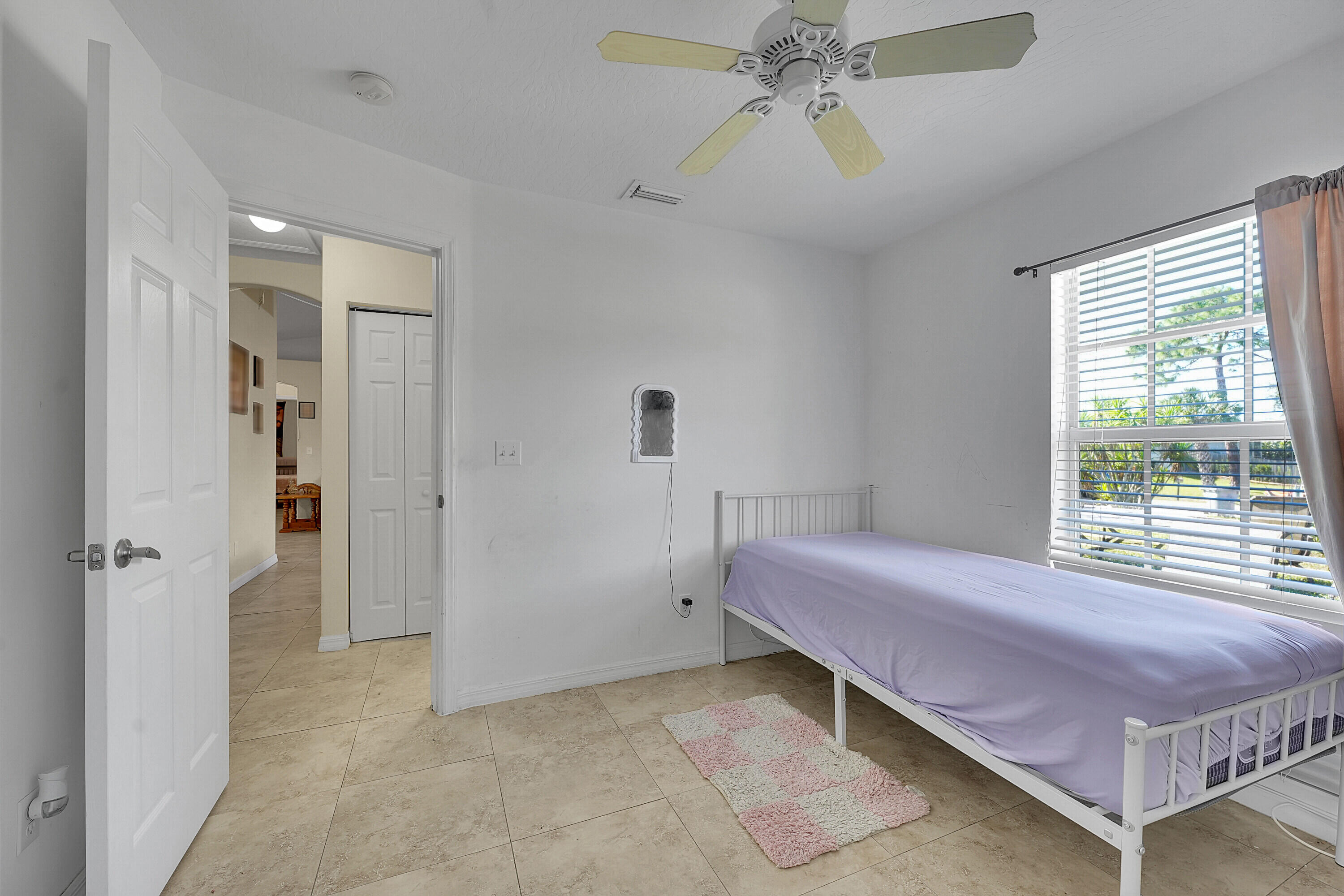 VERO LAKE ESTATES UNIT M - Residential