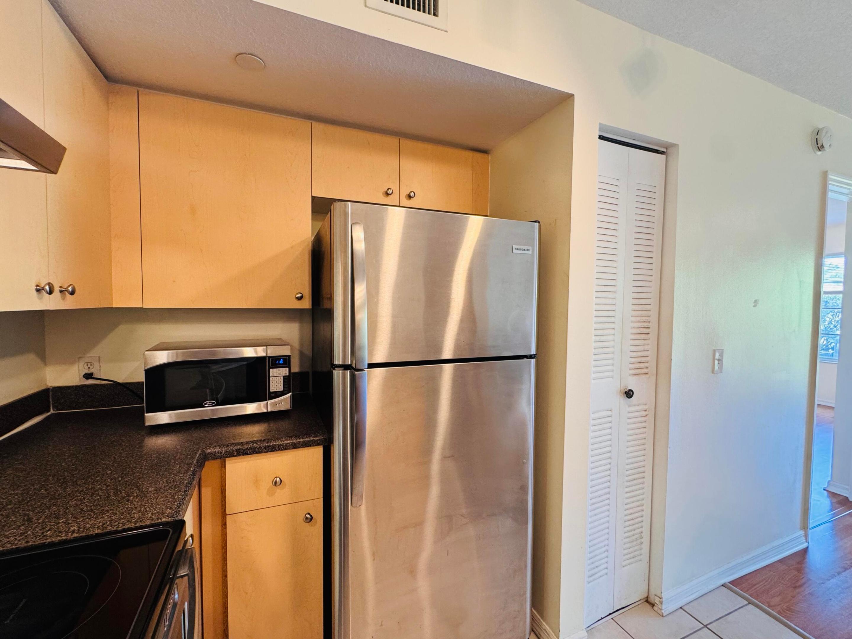 EMERALD ISLE AT LAGUNA LAKES CONDO - Residential Lease