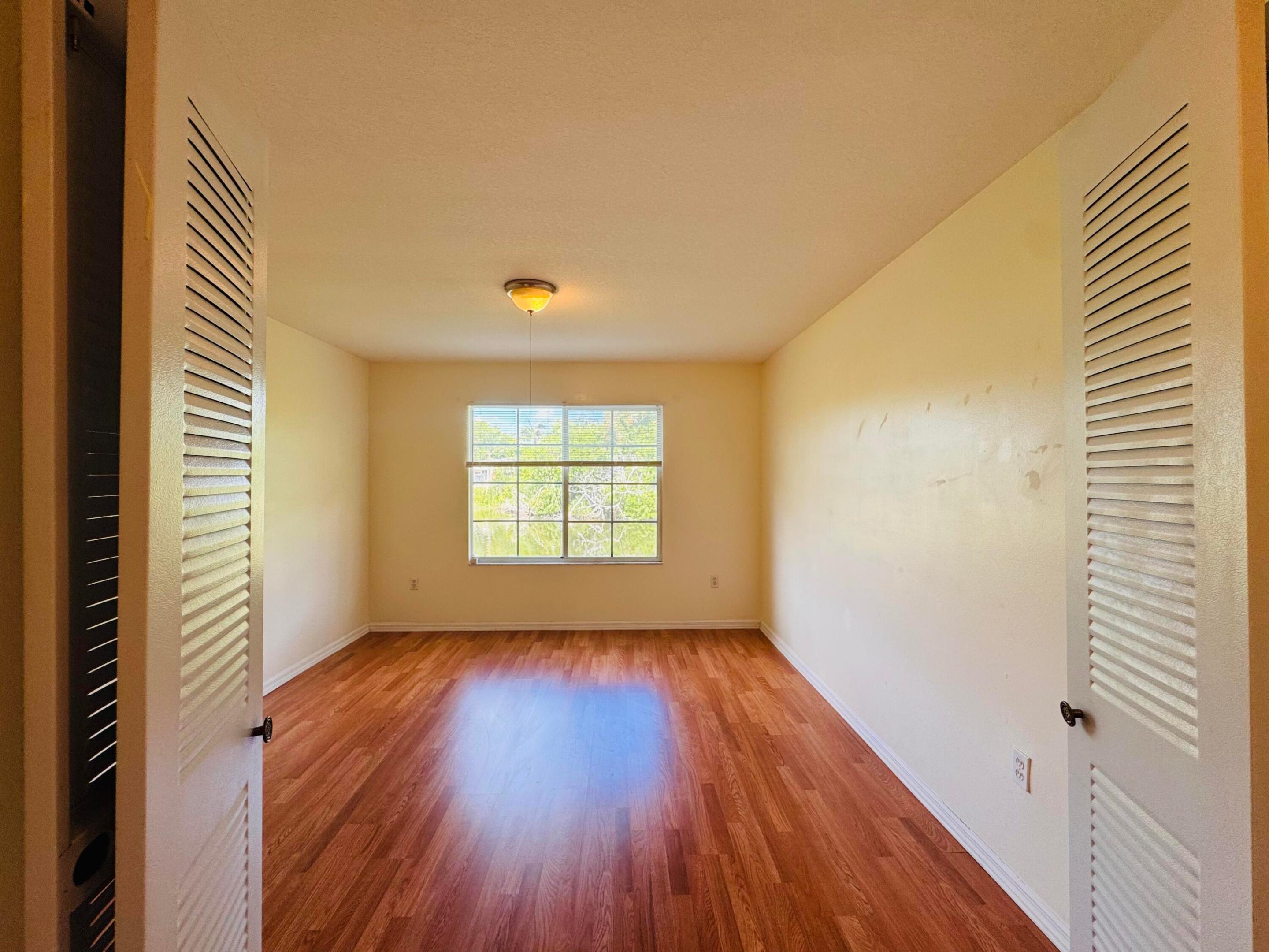 EMERALD ISLE AT LAGUNA LAKES CONDO - Residential Lease