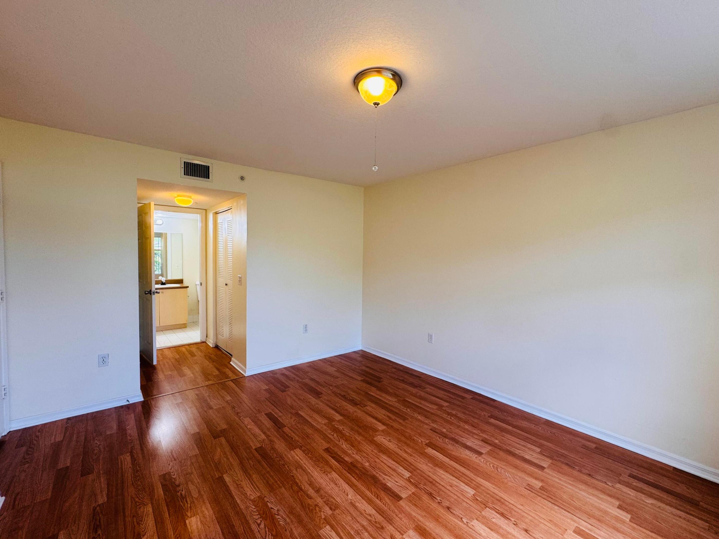 EMERALD ISLE AT LAGUNA LAKES CONDO - Residential Lease