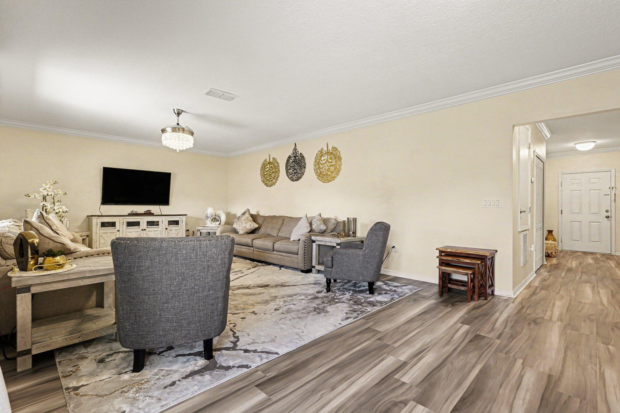 1688 Attilburgh Boulevard