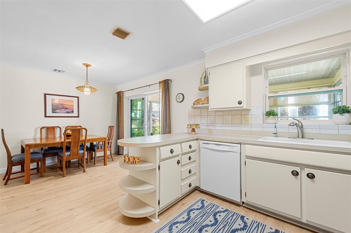 Cresthaven 11 53-41 B - Residential