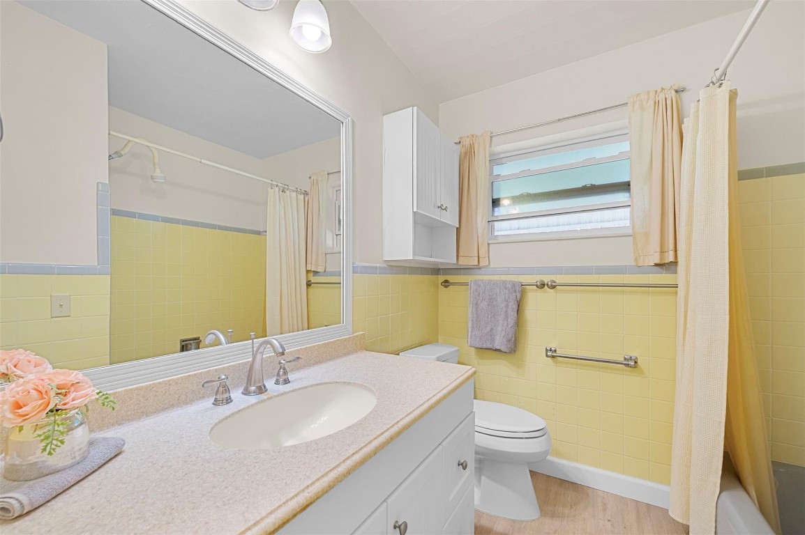 Cresthaven 11 53-41 B - Residential