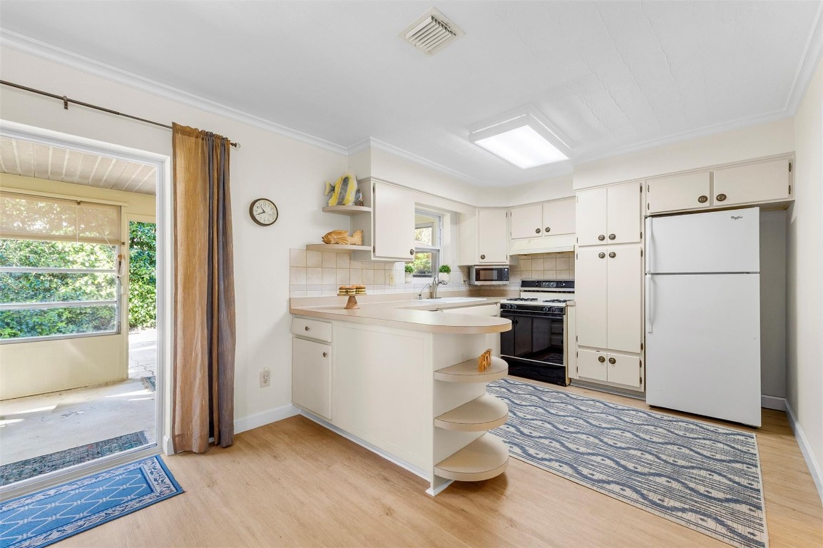 Cresthaven 11 53-41 B - Residential