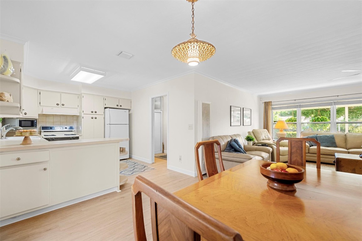 Cresthaven 11 53-41 B - Residential