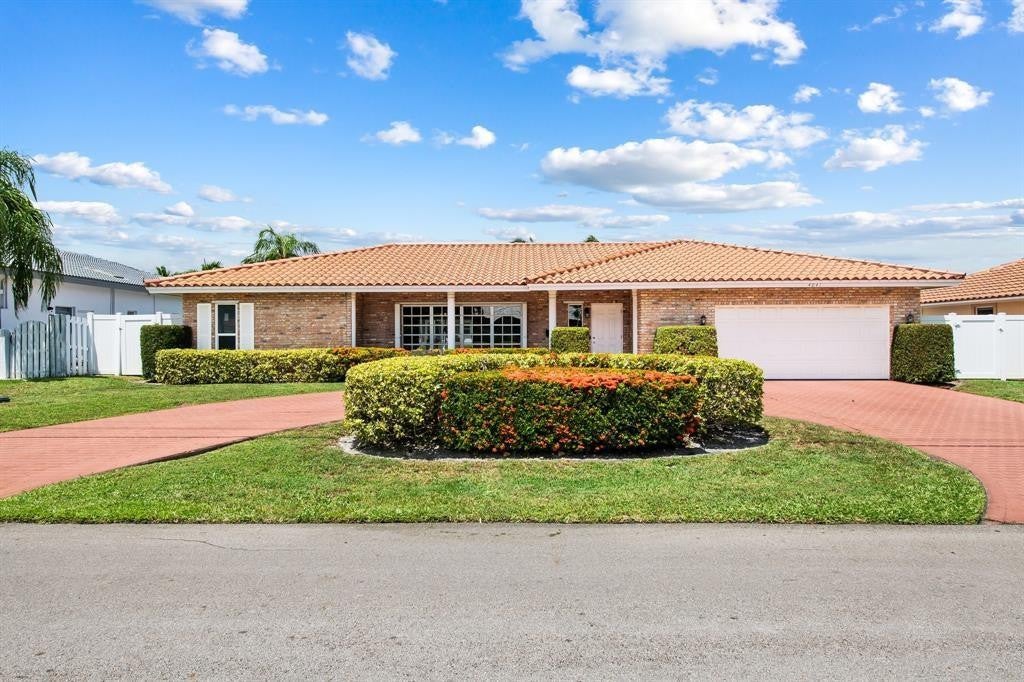 Photo of 4041 NE 27TH Terrace, Lighthouse Point, FL 33064 (MLS # B26057642)