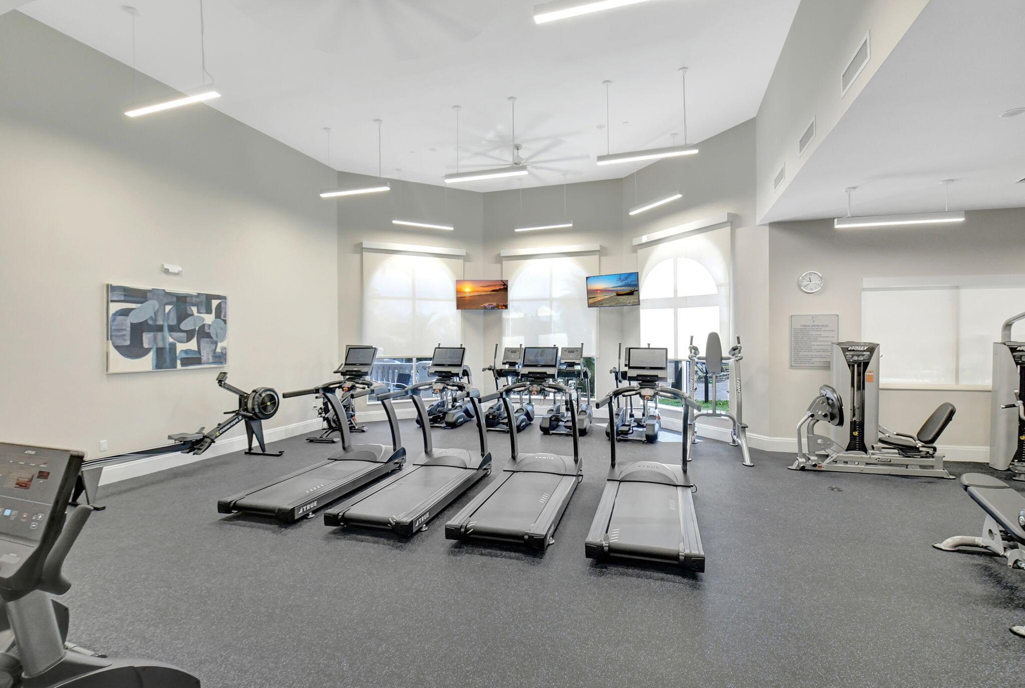 VALENCIA LAKES - Residential