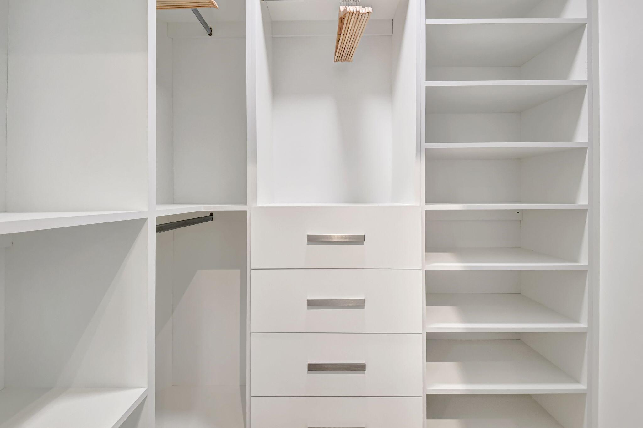 VALENCIA LAKES - Residential