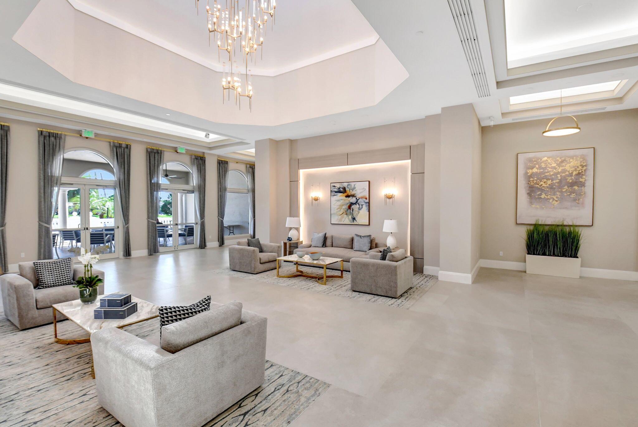 VALENCIA LAKES - Residential