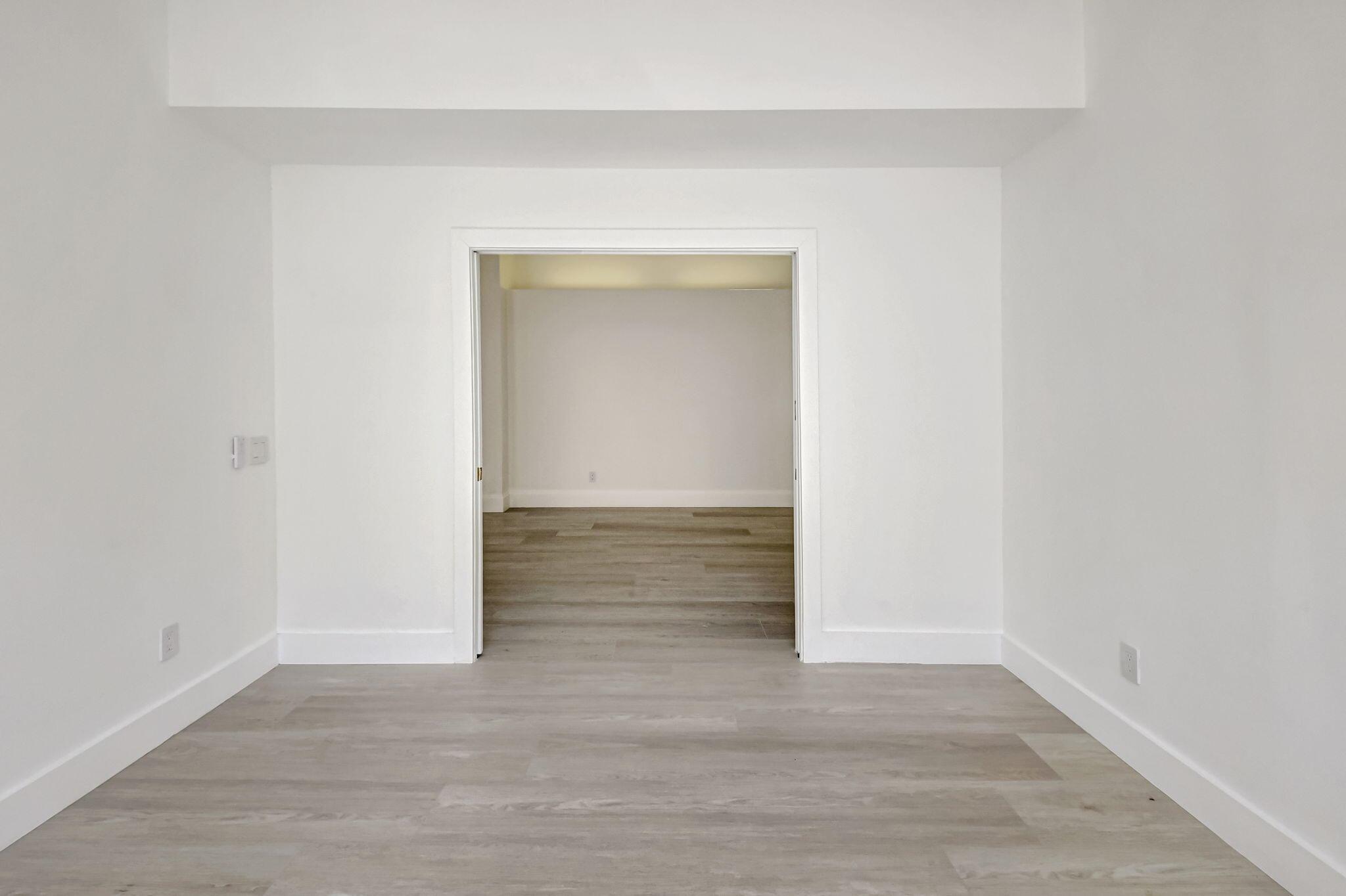 VALENCIA LAKES - Residential