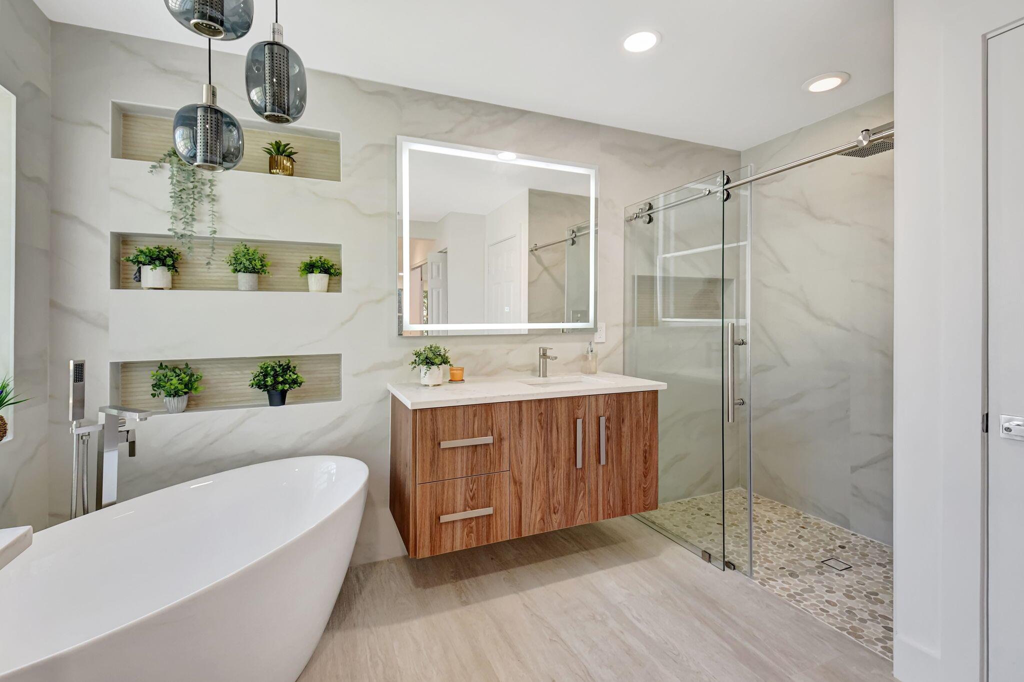 VALENCIA LAKES - Residential