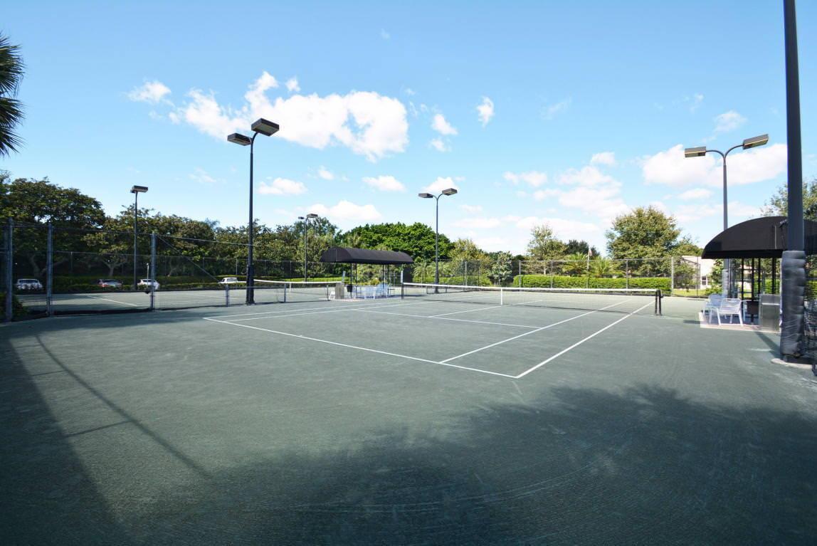 VALENCIA LAKES - Residential