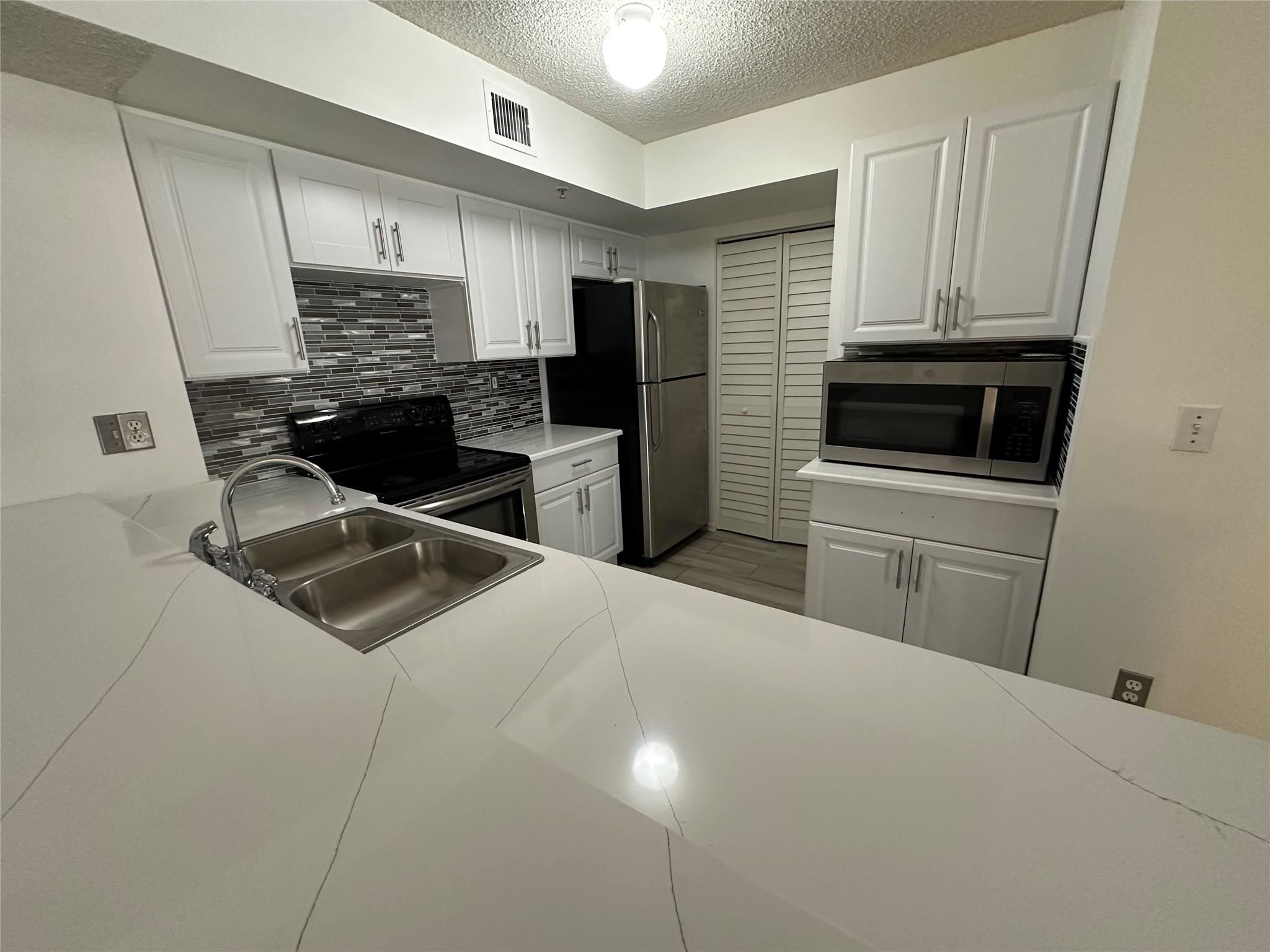 3870 Lyons Rd 105-8