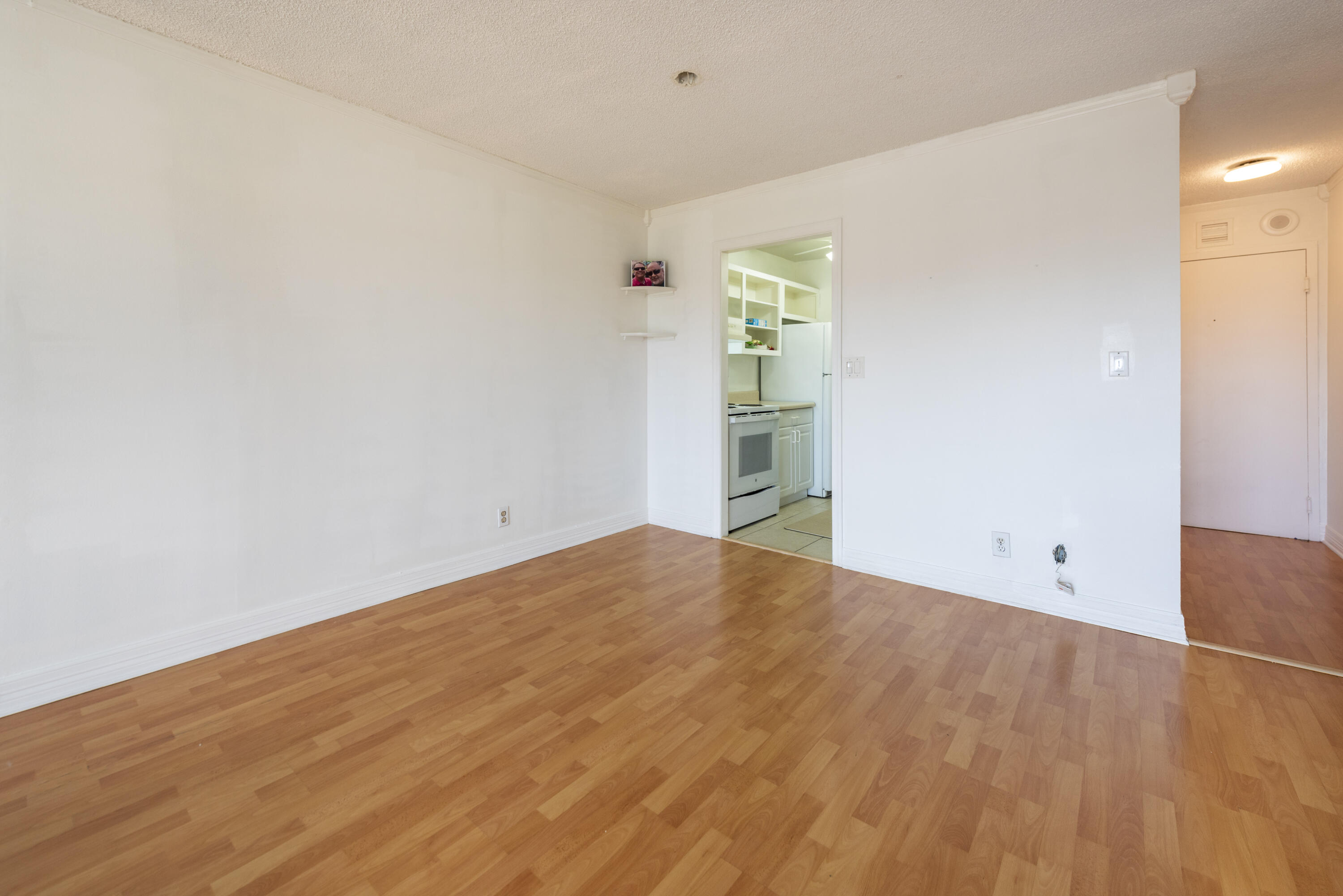 VICTORIA PARK TOWER CONDO - Residential