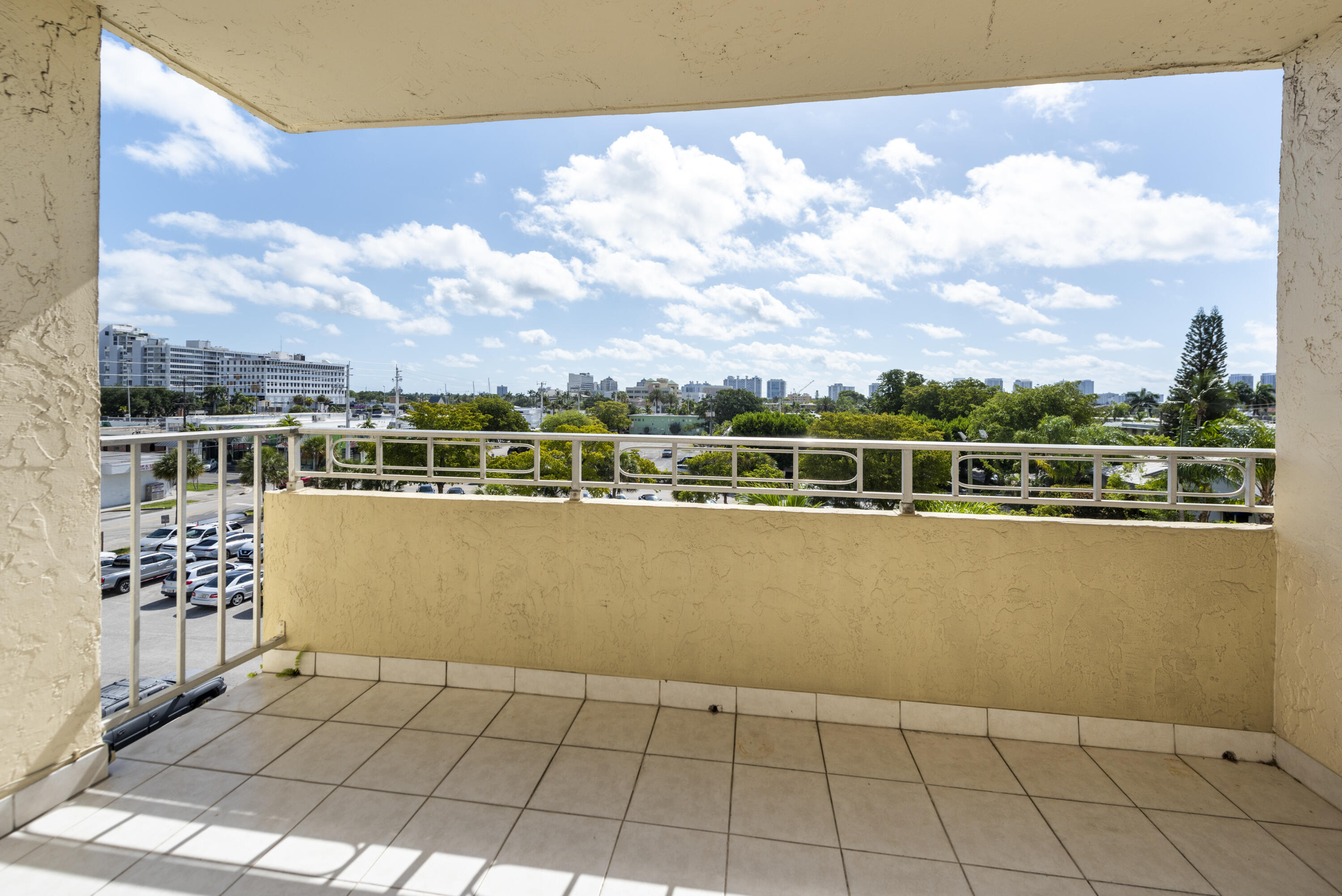 VICTORIA PARK TOWER CONDO - Residential