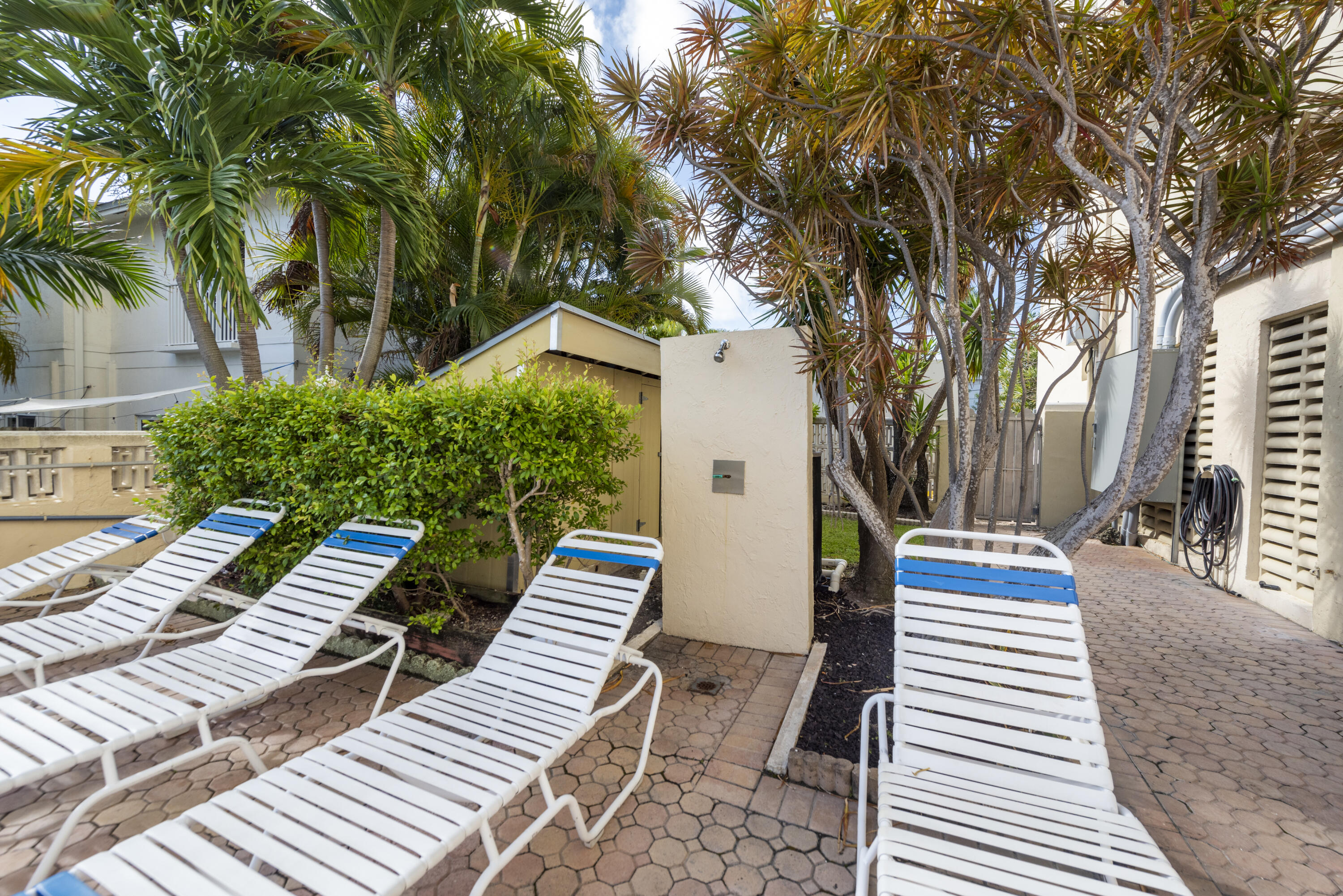 VICTORIA PARK TOWER CONDO - Residential