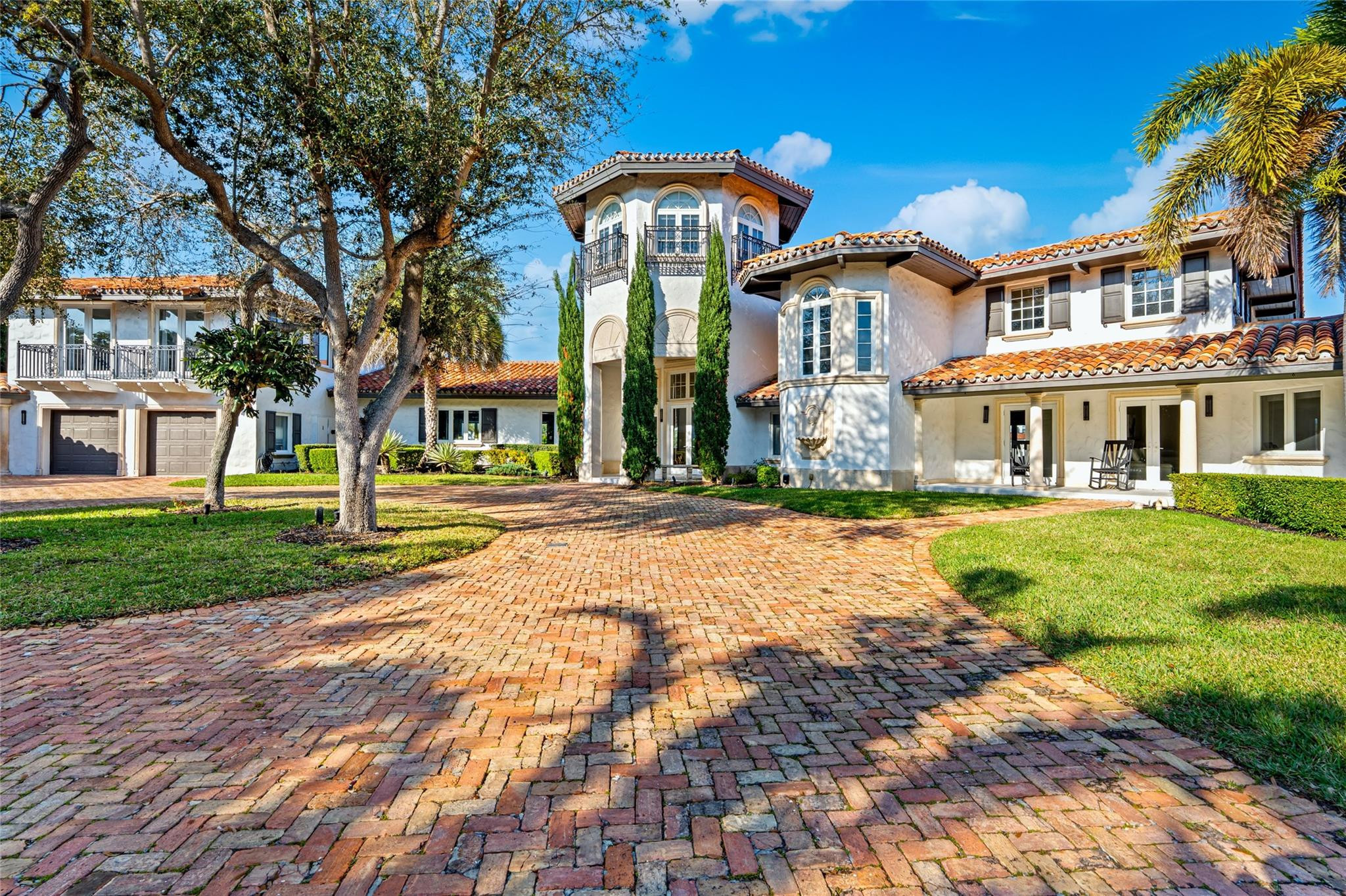 2301 Aqua Vista Boulevard