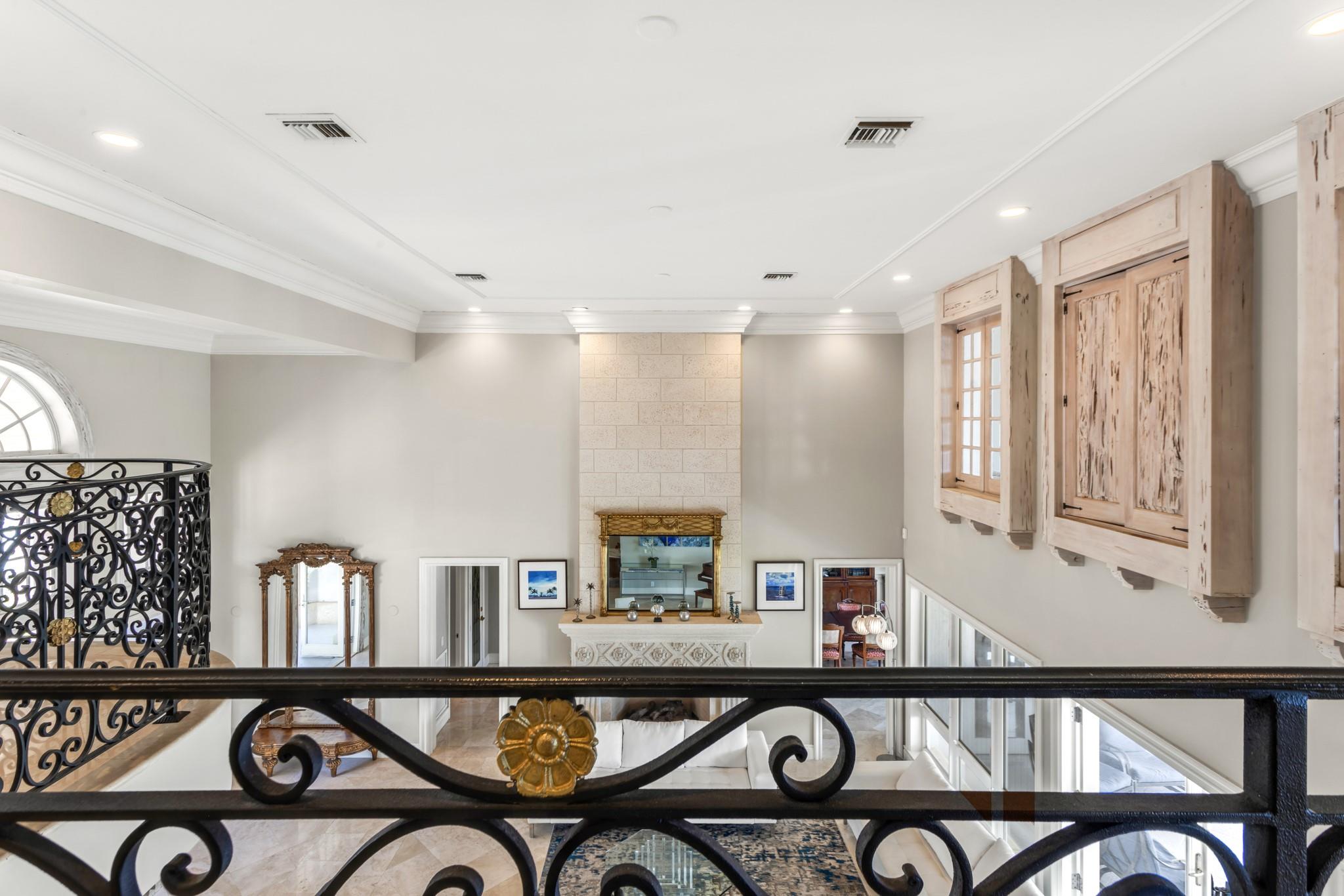 Merritt Isle 45-38 B - Residential